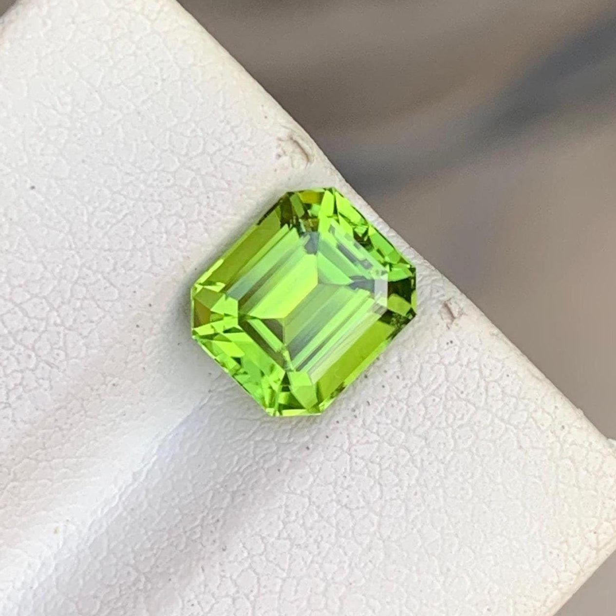 Natural Green Peridot Stone: 2 CT Faceted Asscher Cut, Pakistan Main image