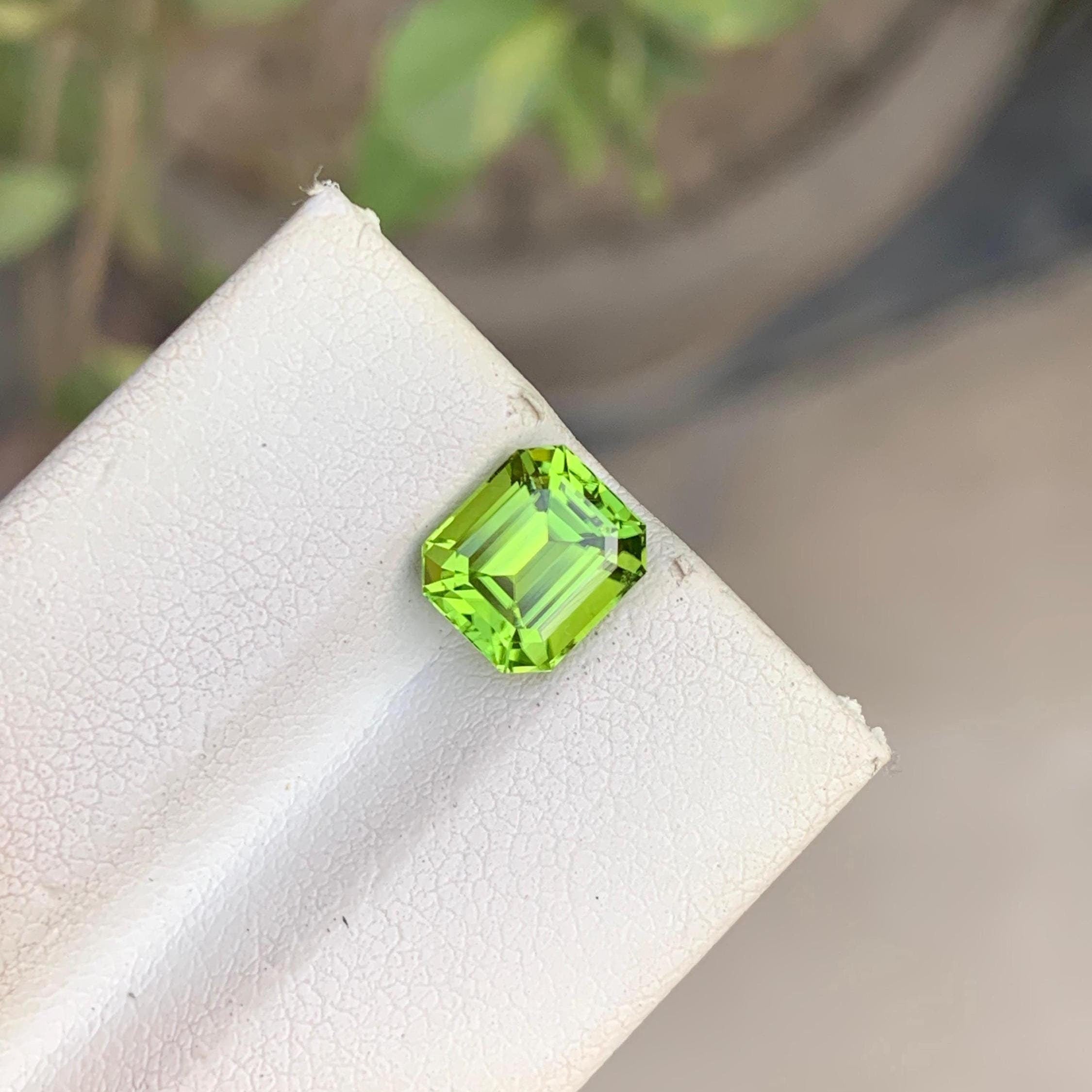 Natural Green Peridot Stone: 2 CT Faceted Asscher Cut, Pakistan