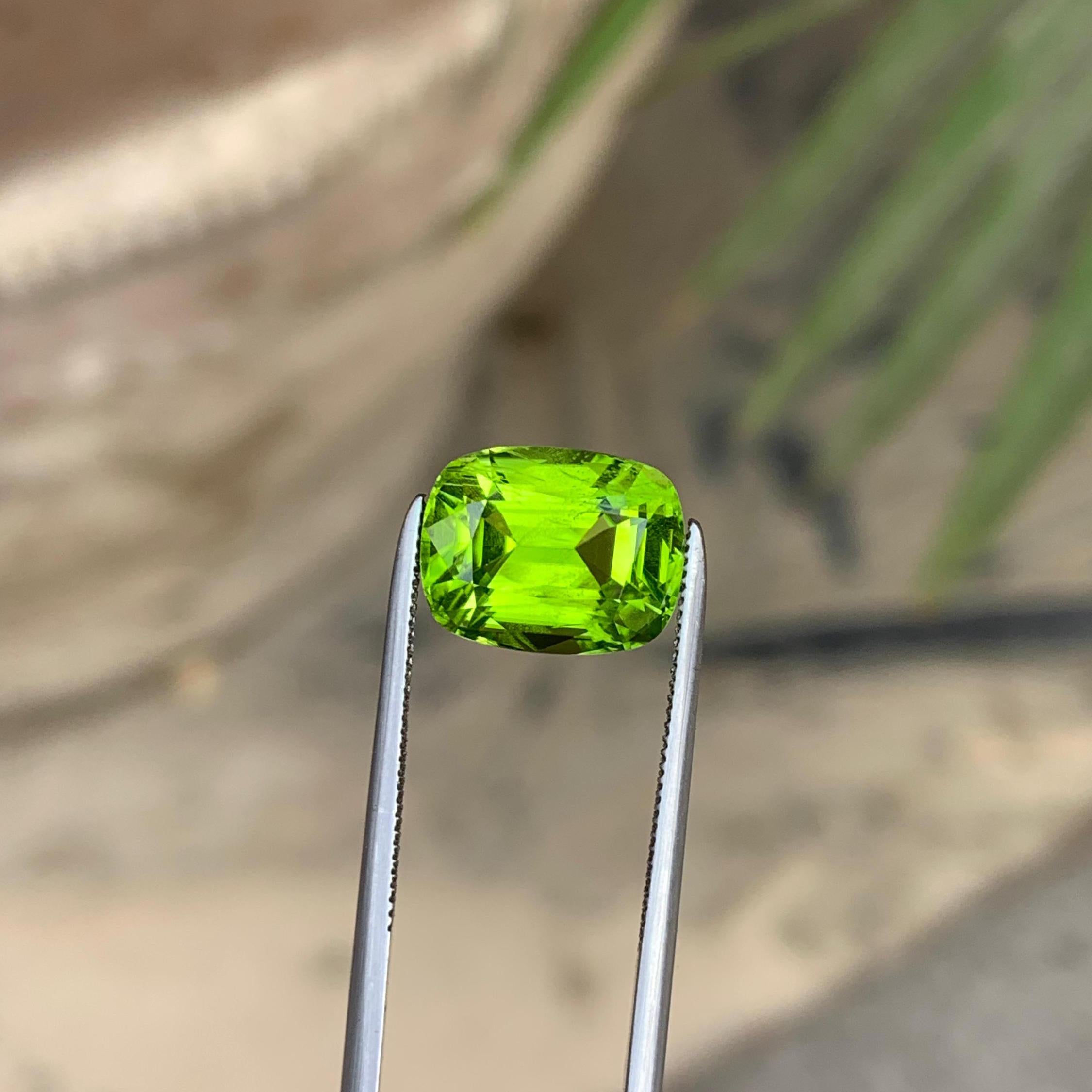 Venom Green Peridot Stone: 4.95 ct Faceted Cushion Cut, Pakistan Origin