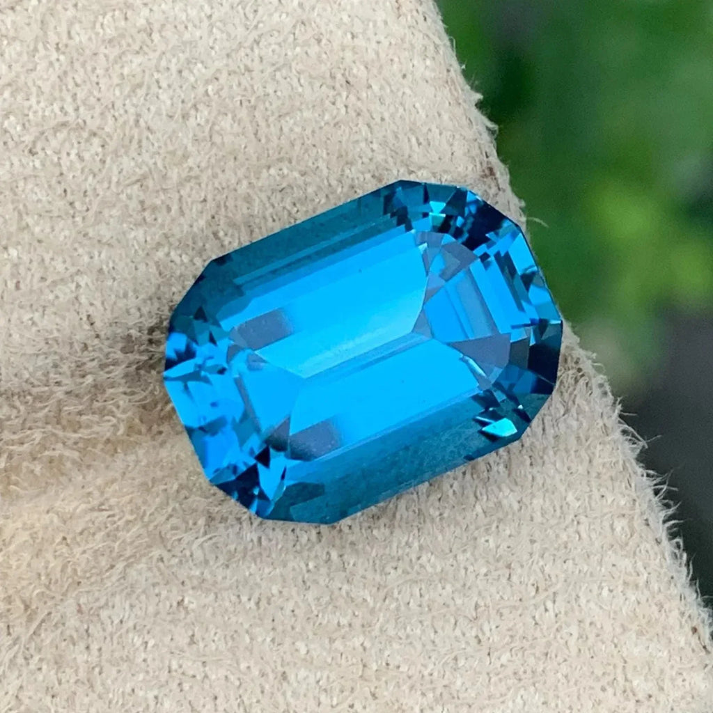 Electric London Blue Topaz Gemstone: 15.50 Carat Cushion Cut - Splendor Gems