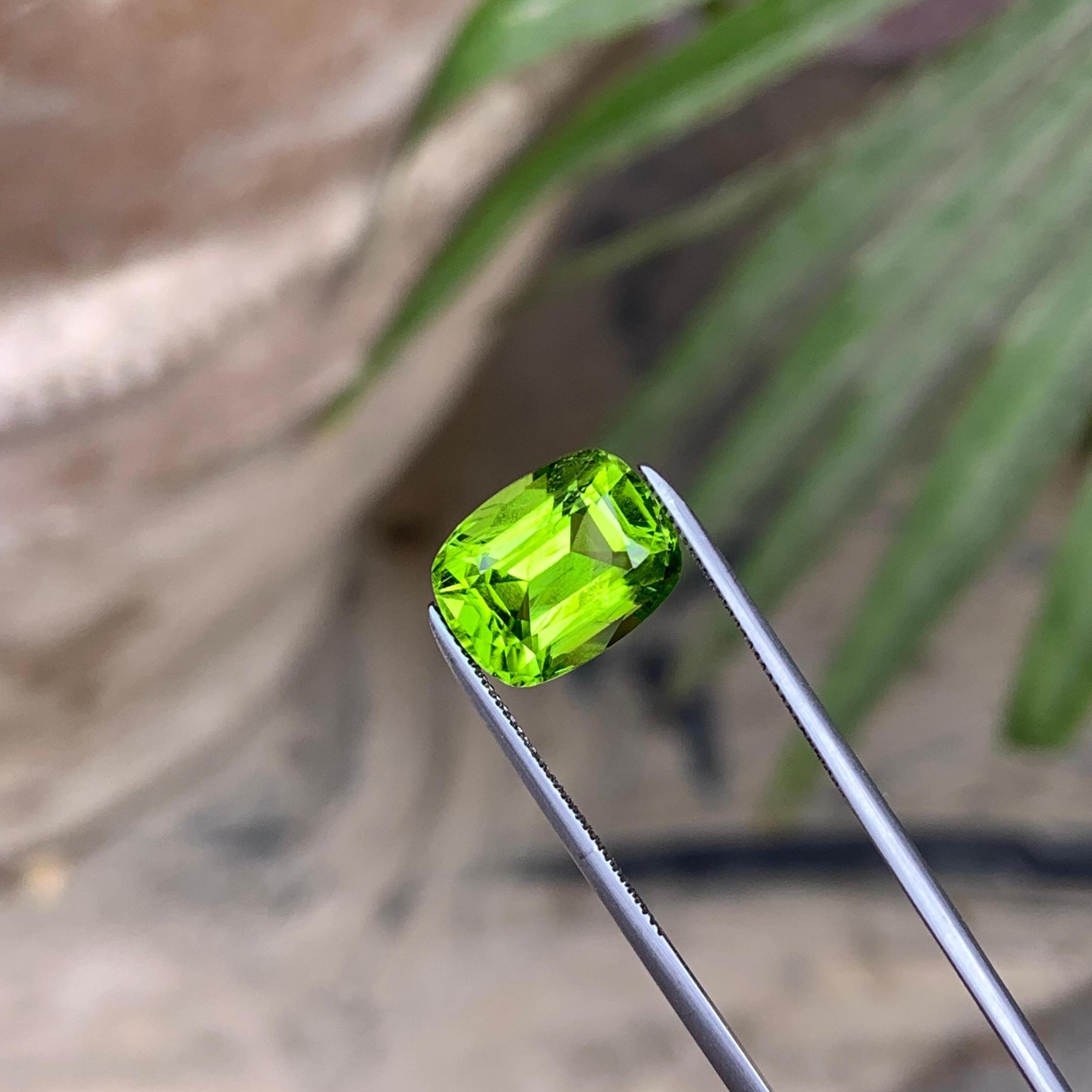 Venom Green Peridot Stone: 4.95 ct Faceted Cushion Cut, Pakistan Origin