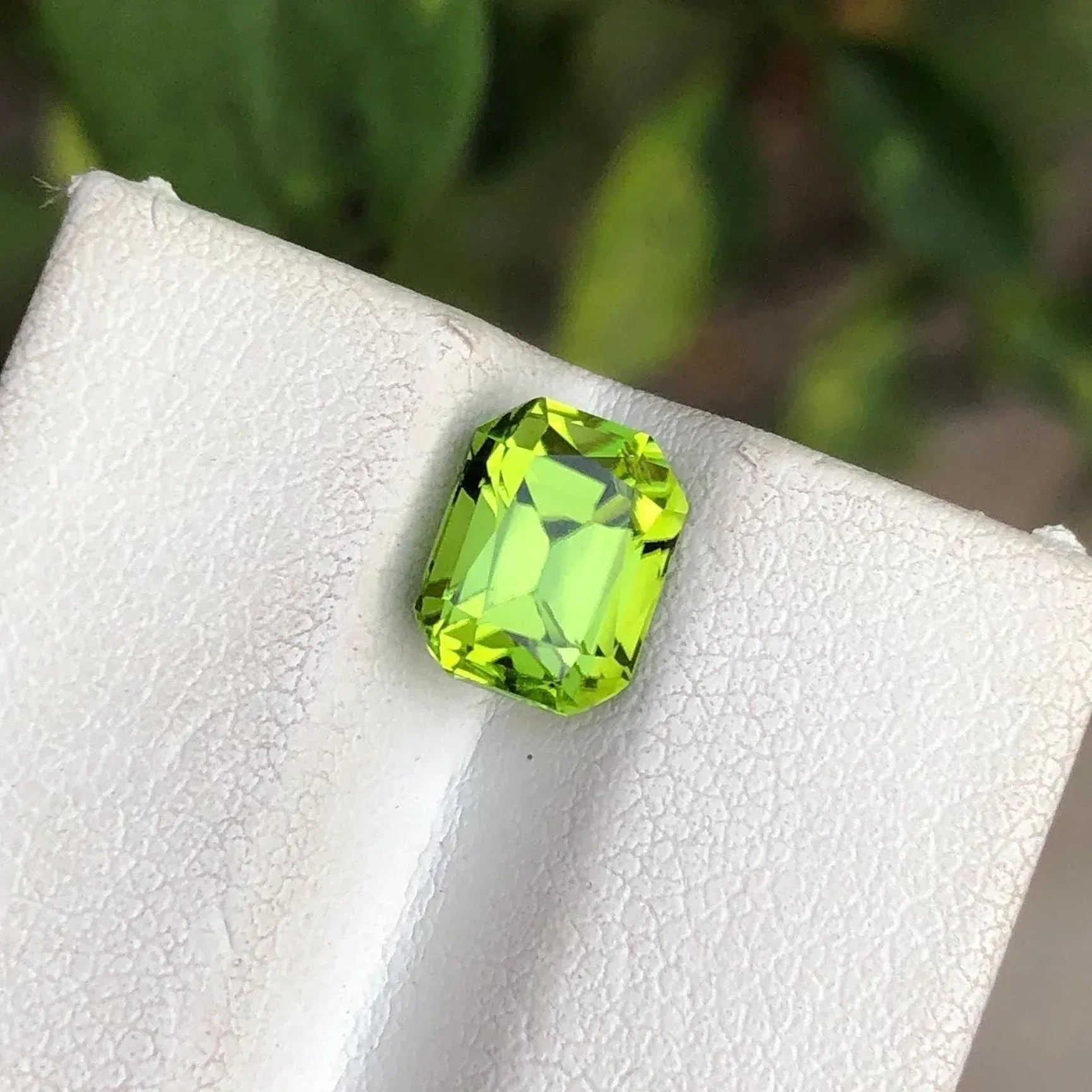 Apple Green Peridot Gemstone: 1.95 CTS Pakistani Loose Stone Secondary image