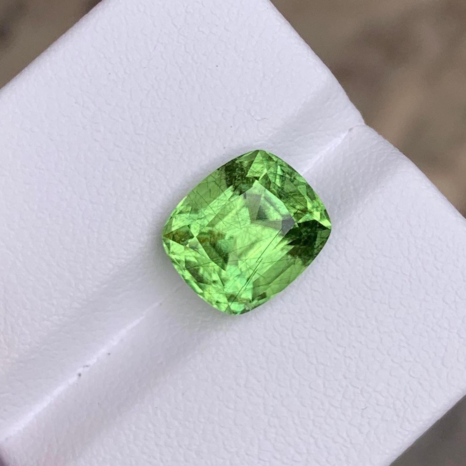 Mint Green Cushion Cut Peridot: 4.95 ct Loose Gemstone Secondary image