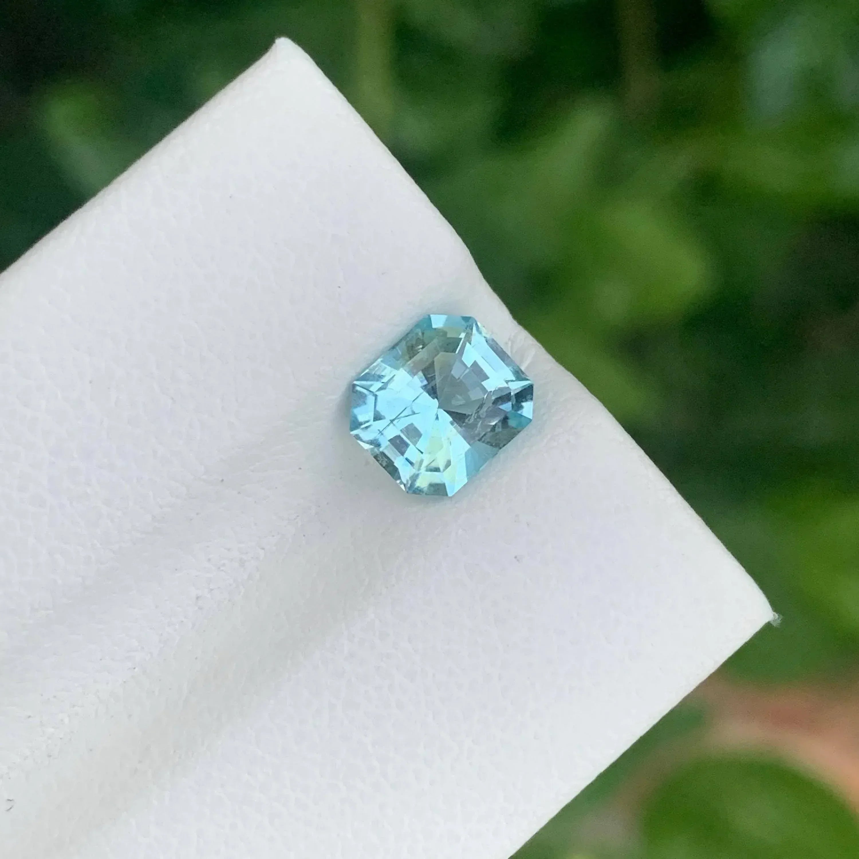 Blizzard Blue Aquamarine Gemstone: 1.45 CTS Octagon Custom Cut - Splendor Gems
