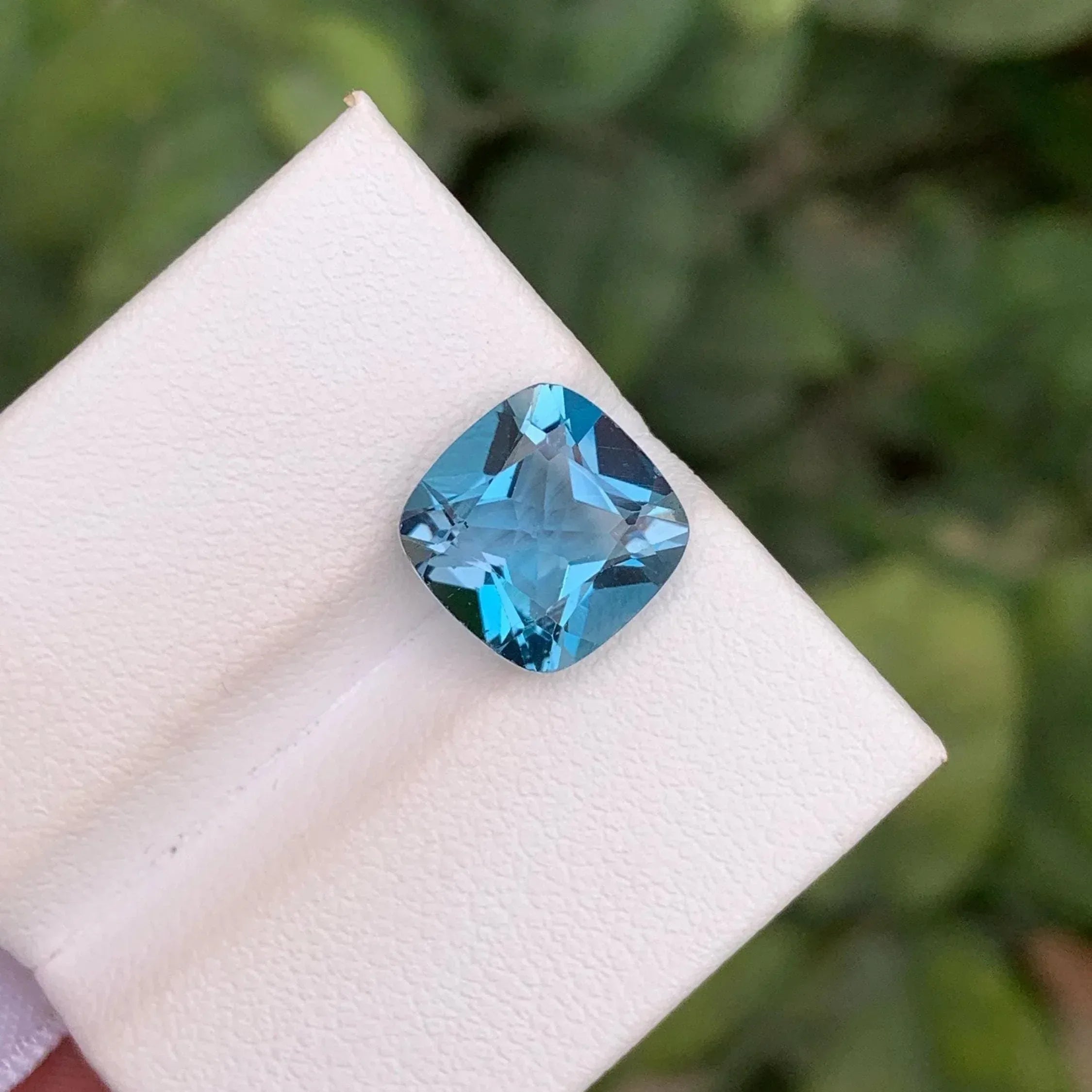 Faceted London Blue Topaz: 4.90 Carat Cushion Cut Gemstone - Splendor Gems Main image
