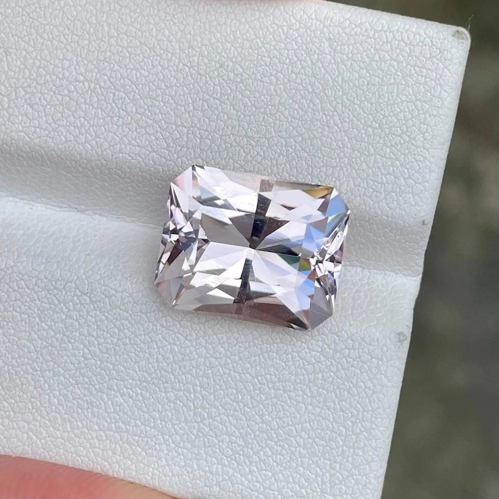 9.15 CTS Peach Pink Morganite Gemstone: Octagon Scissors Cut - Splendor Gems