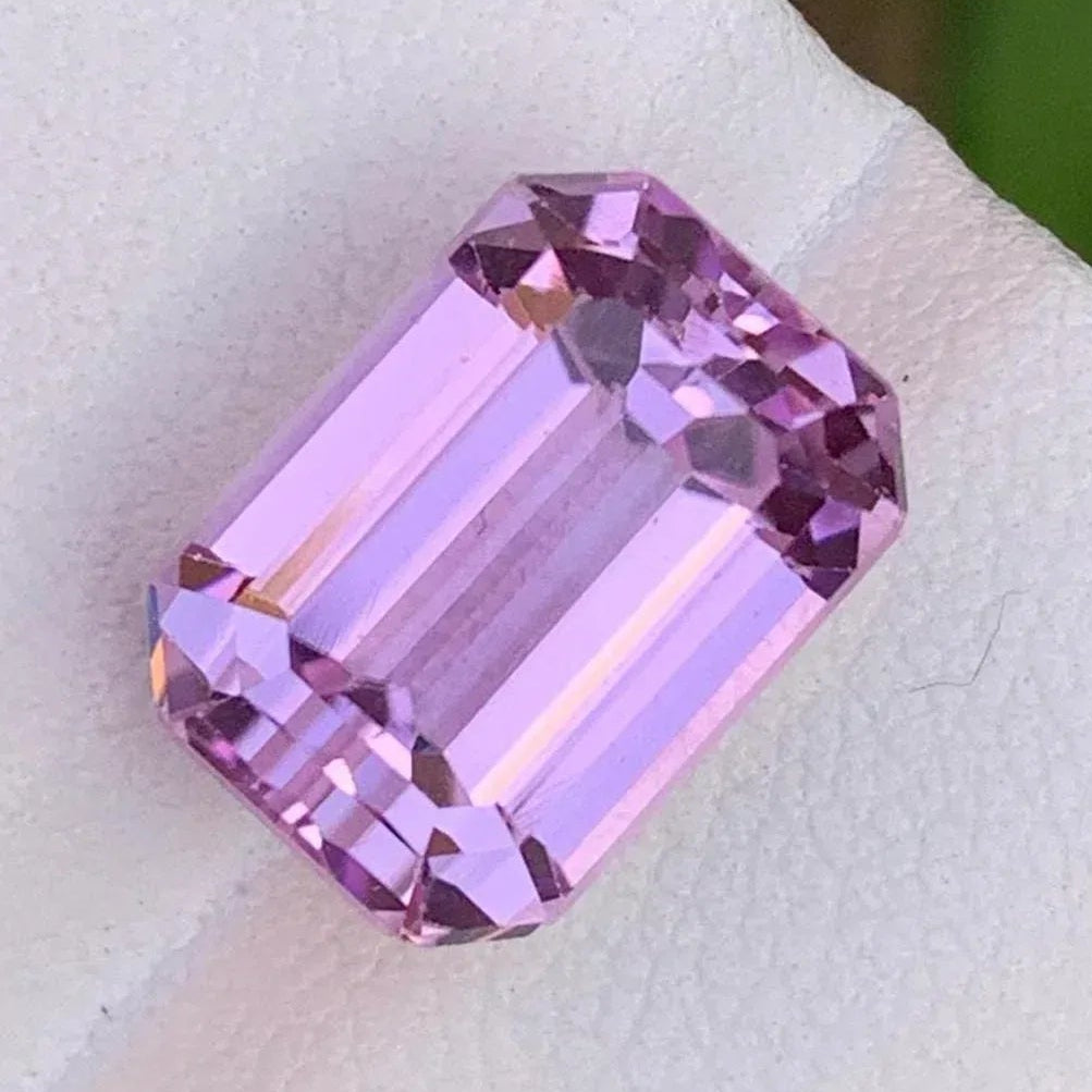 Emerald Cut Kunzite Stone: 9.45 CTS Loose Gemstone - Splendor Gems Main image
