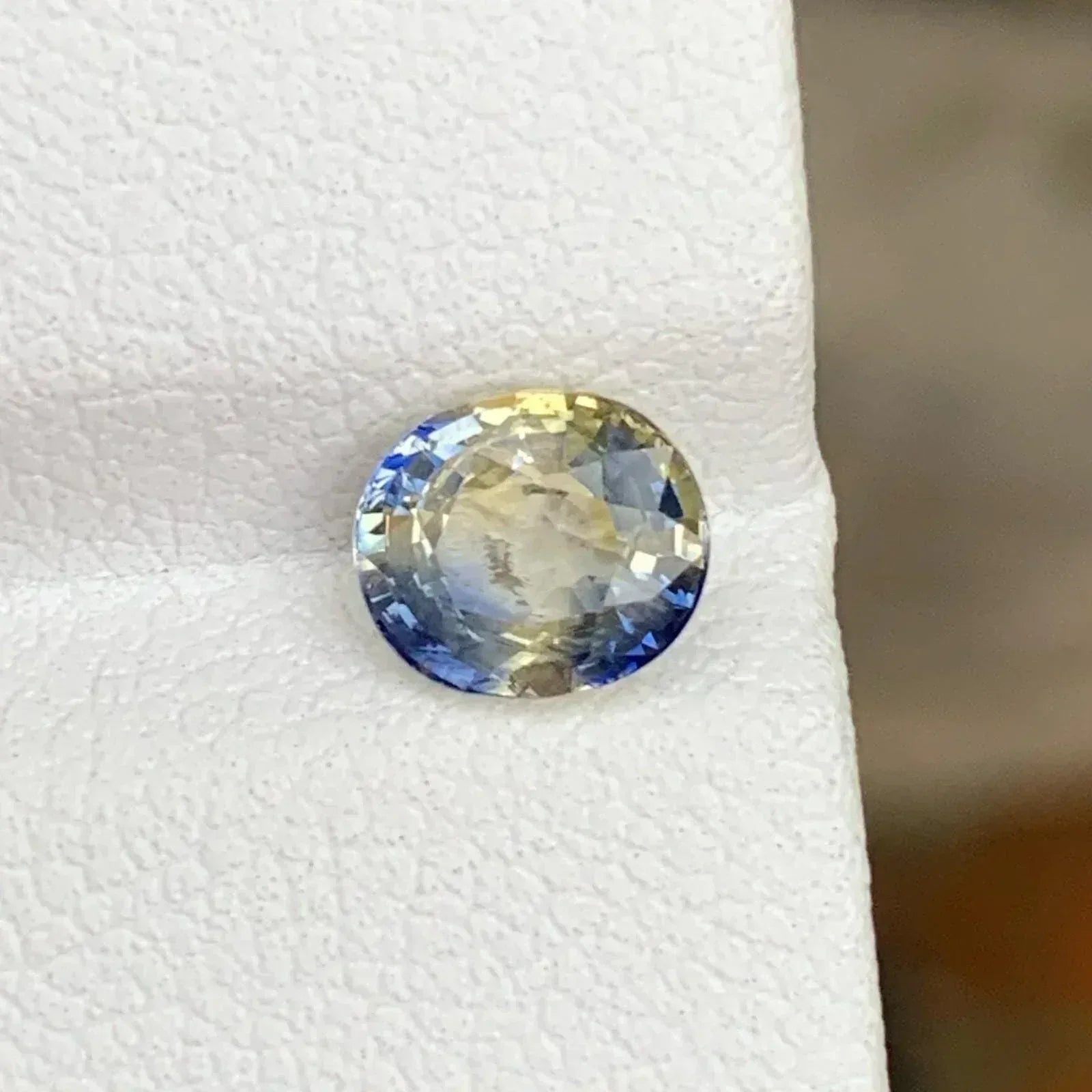 1.25 Carat Parti Sapphire: Round Faceted Loose Gemstone, Sri Lanka Origin Secondary image