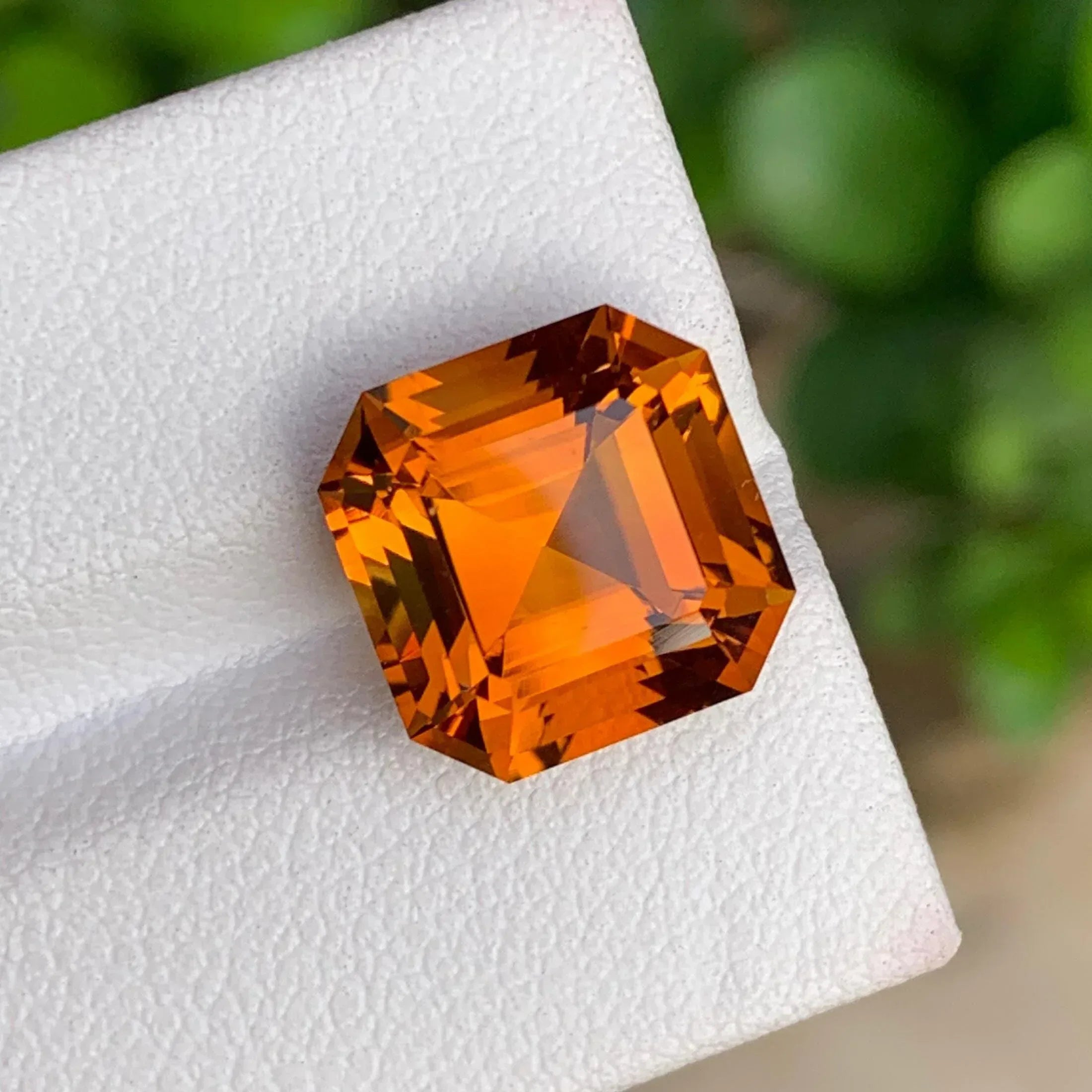 Blaze Orange Mandarin Citrine: Faceted Asscher Cut Gemstone, 7.70 CTS - Splendor Gems