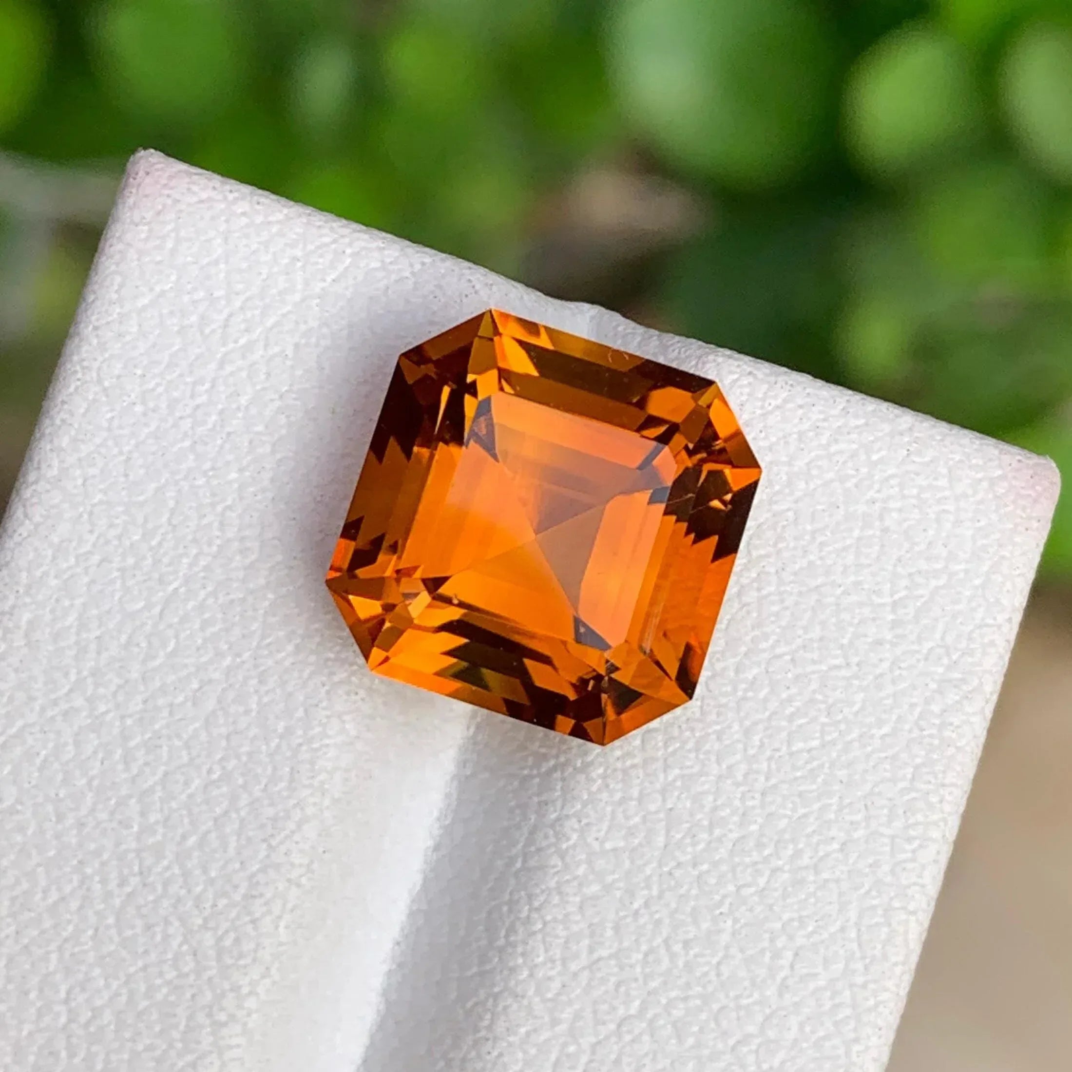 Blaze Orange Mandarin Citrine: Faceted Asscher Cut Gemstone, 7.70 CTS - Splendor Gems