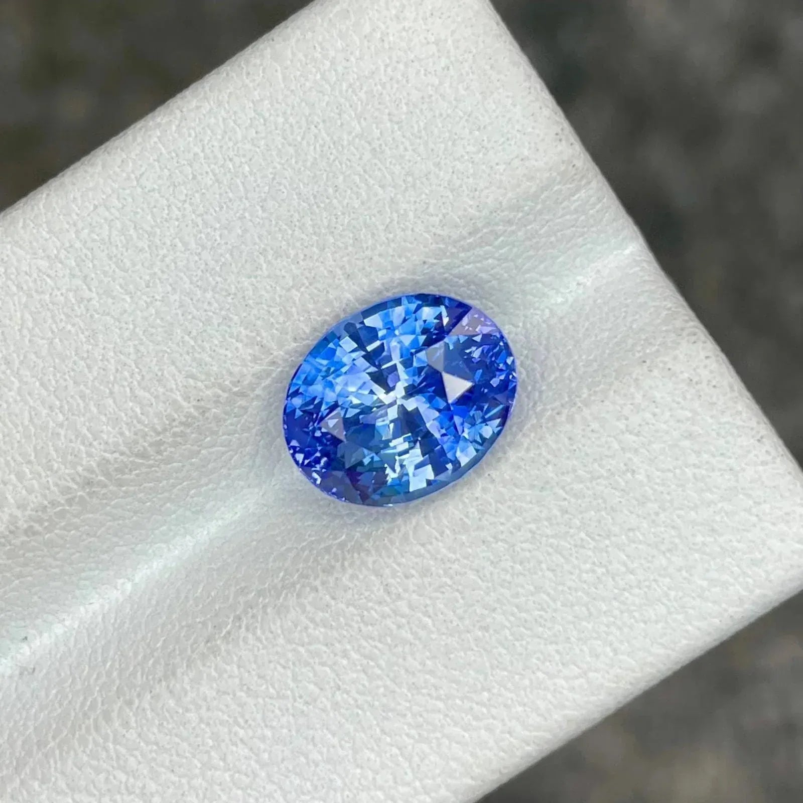 Cornflower Blue Sapphire: 5.16ct Oval Cut, Sri Lankan Gemstone - Splendor Gems Main image