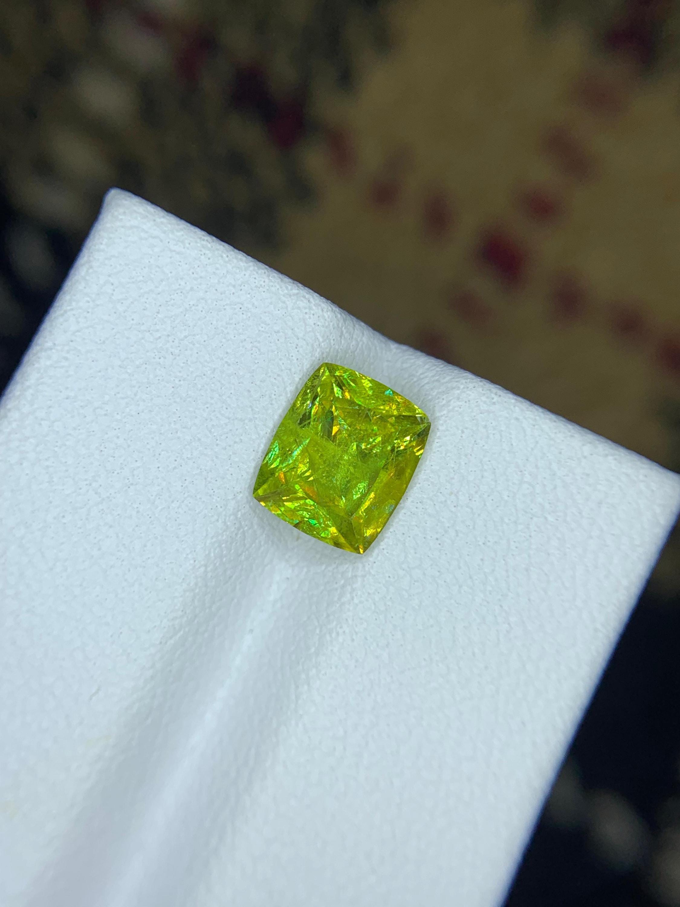 Natural Fire Green Sphene Gemstone: 2.50 Carats, Madagascar Origin