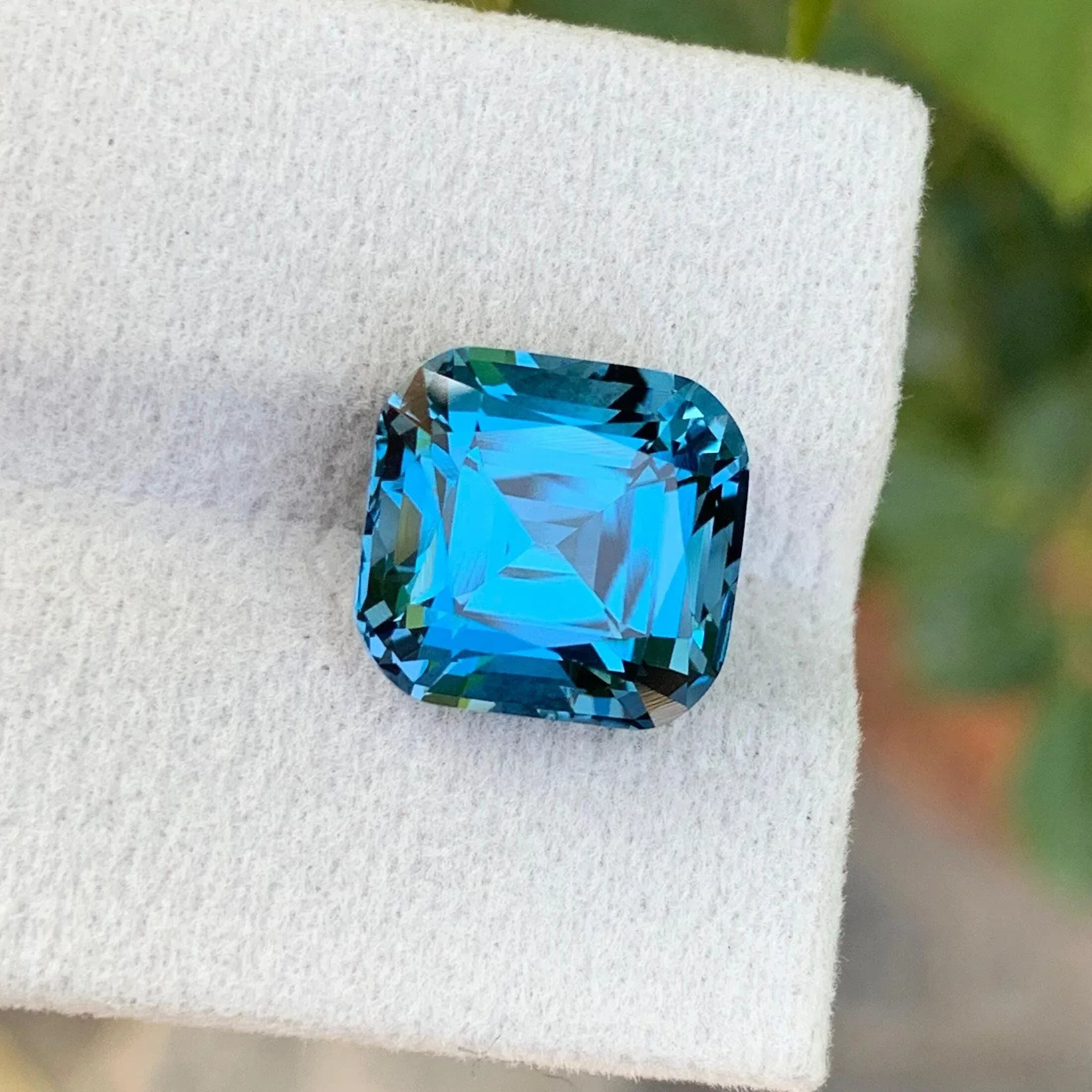 8.50 CT London Blue Topaz: Faceted Cushion Cut Gemstone - Splendor Gems