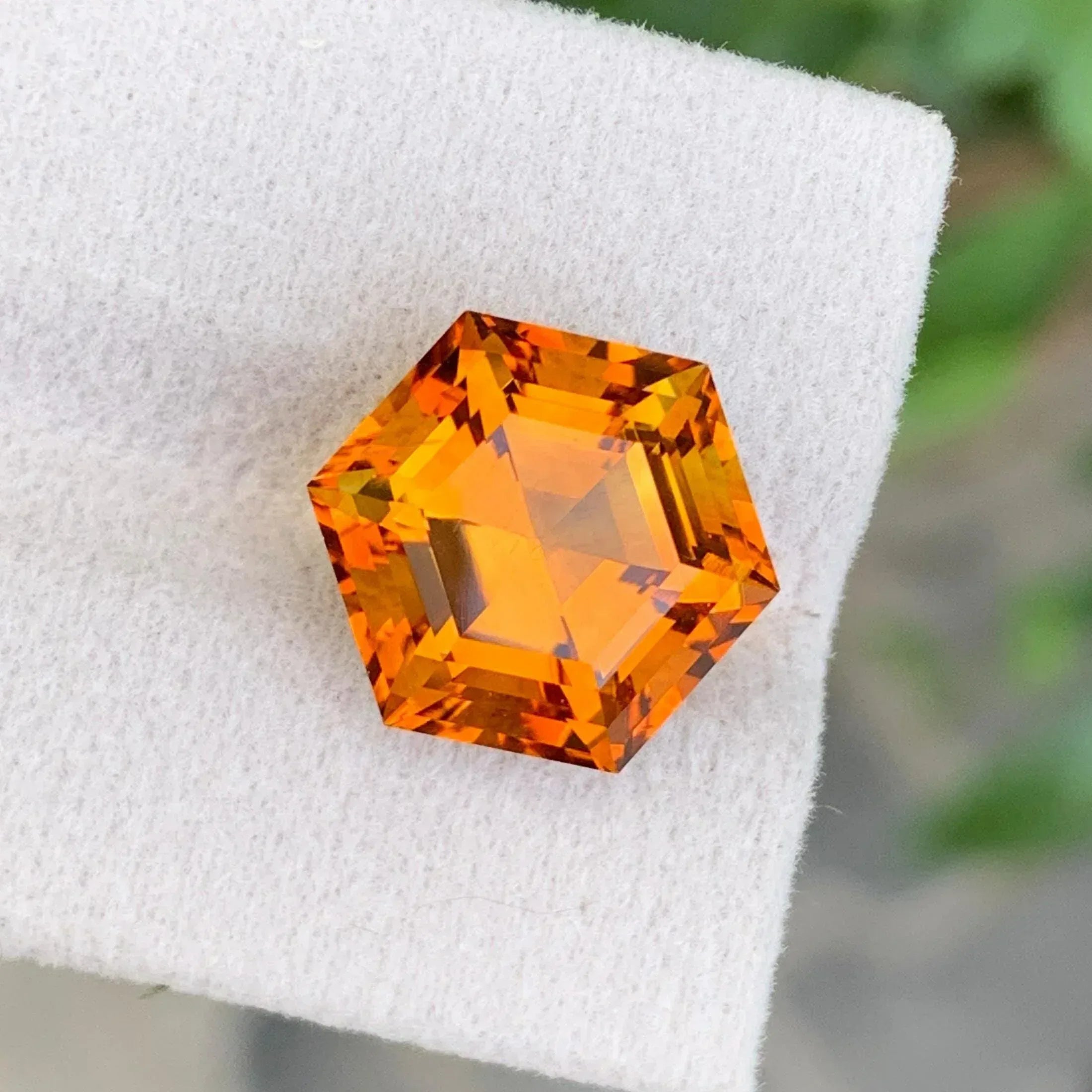 8.05 CTS Hexagonal Mandarine Citrine: Eye Clean Orange Gemstone - Splendor Gems