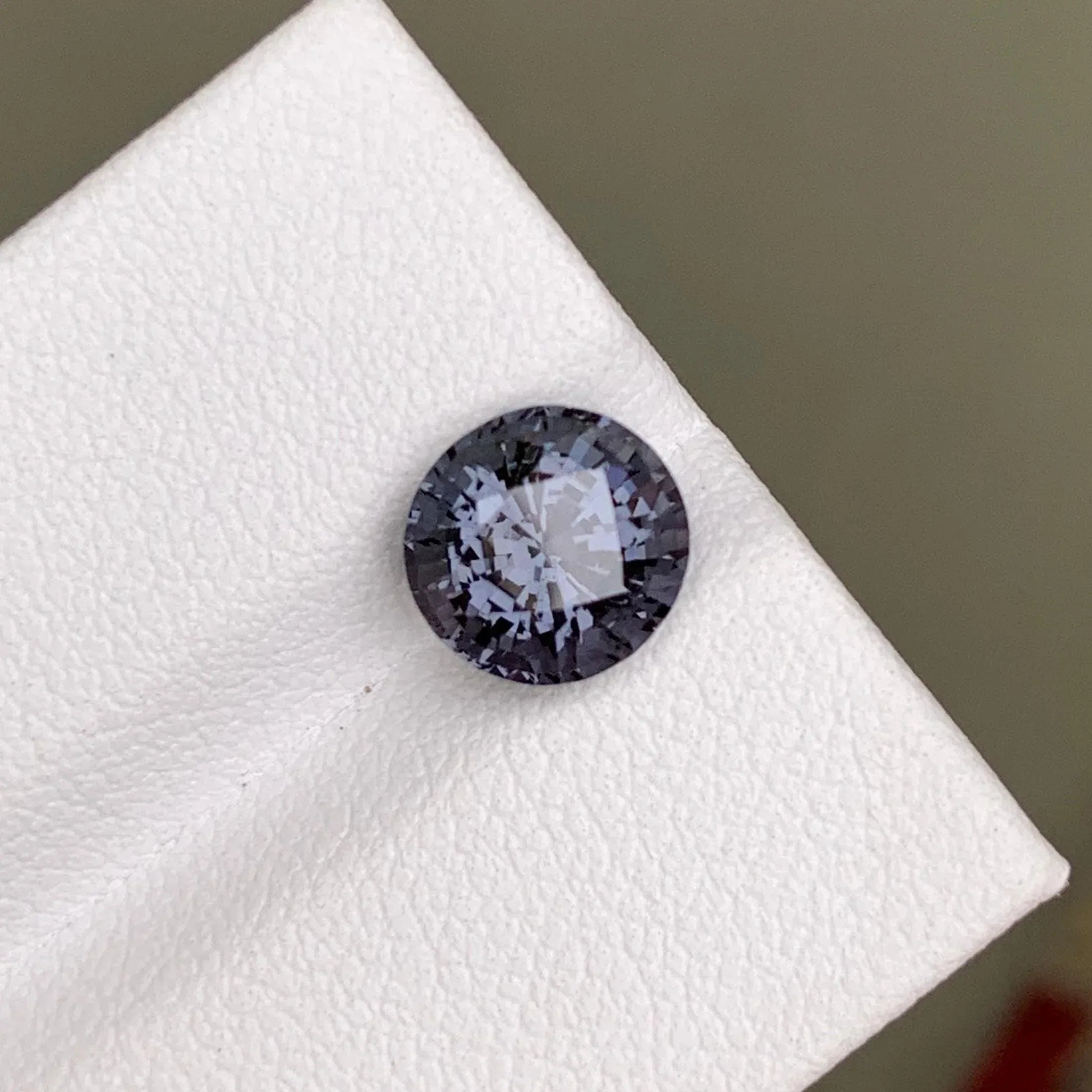 Bluish Gray Spinel: 1.90 ct Round Cut Burma Gemstone, VVS Clarity - Splendor Gems Main image