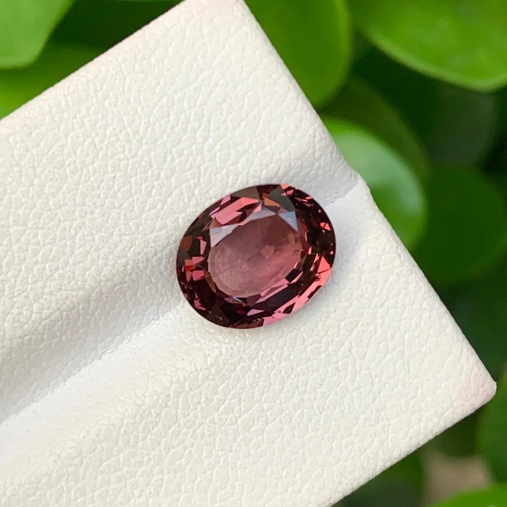 Faceted Oval Pink Spinel Gemstone: Burma VVS, 3.45 CTS - Splendor Gems