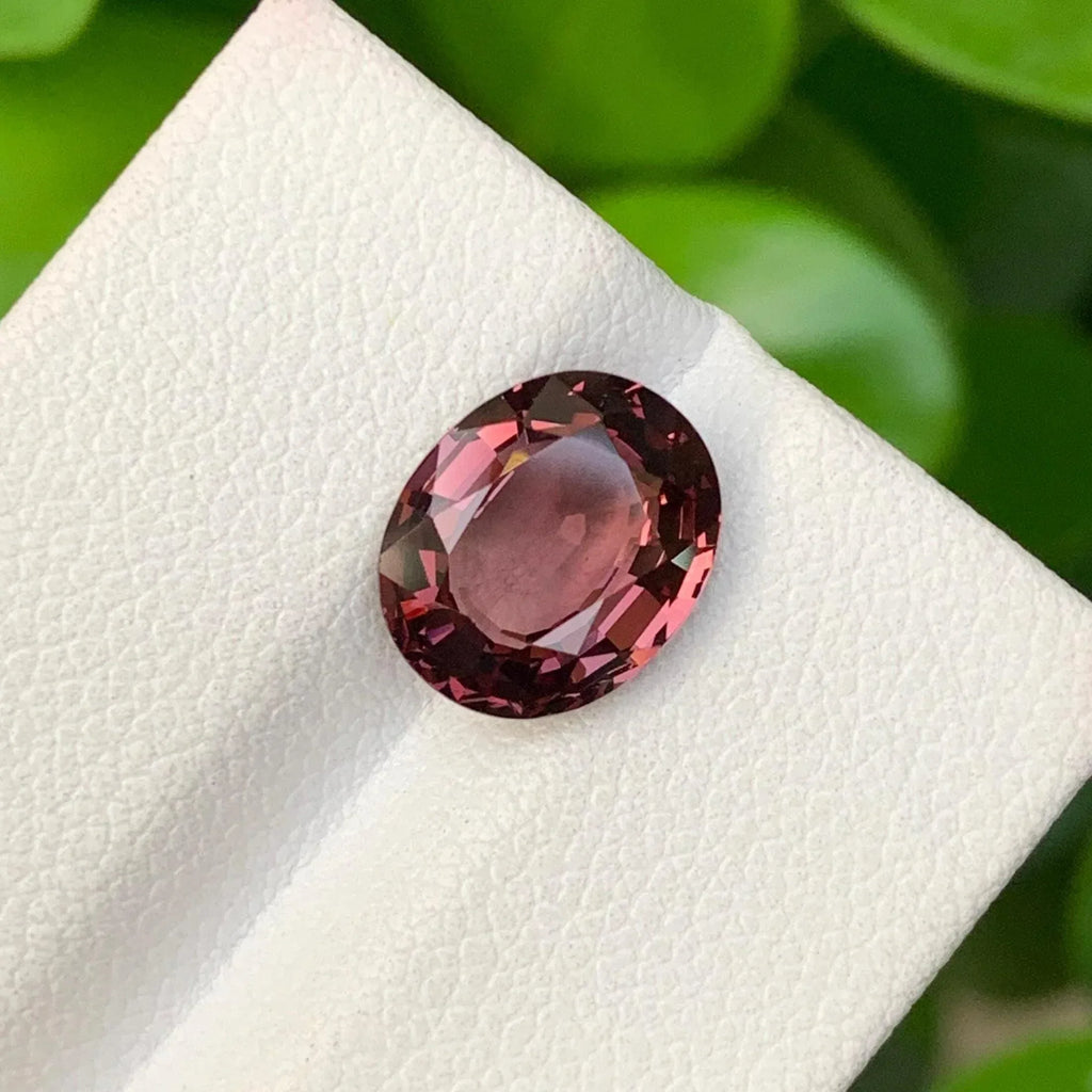 Faceted Oval Pink Spinel Gemstone: Burma VVS, 3.45 CTS - Splendor Gems