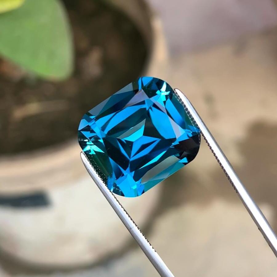 French Blue Topaz Gemstone: 18.80 ct Cushion Cut, Brazil Secondary image