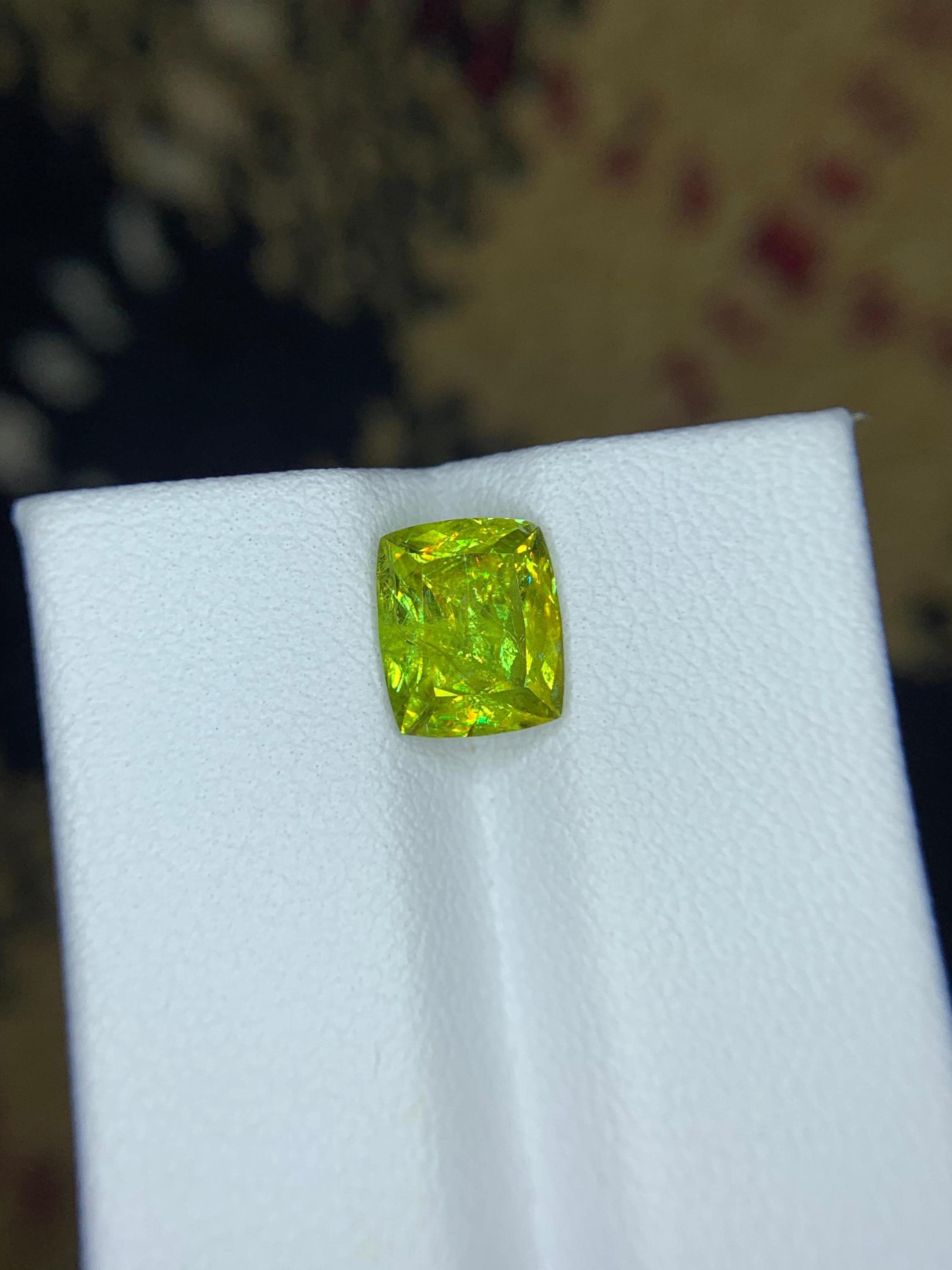 Natural Fire Green Sphene Gemstone: 2.50 Carats, Madagascar Origin