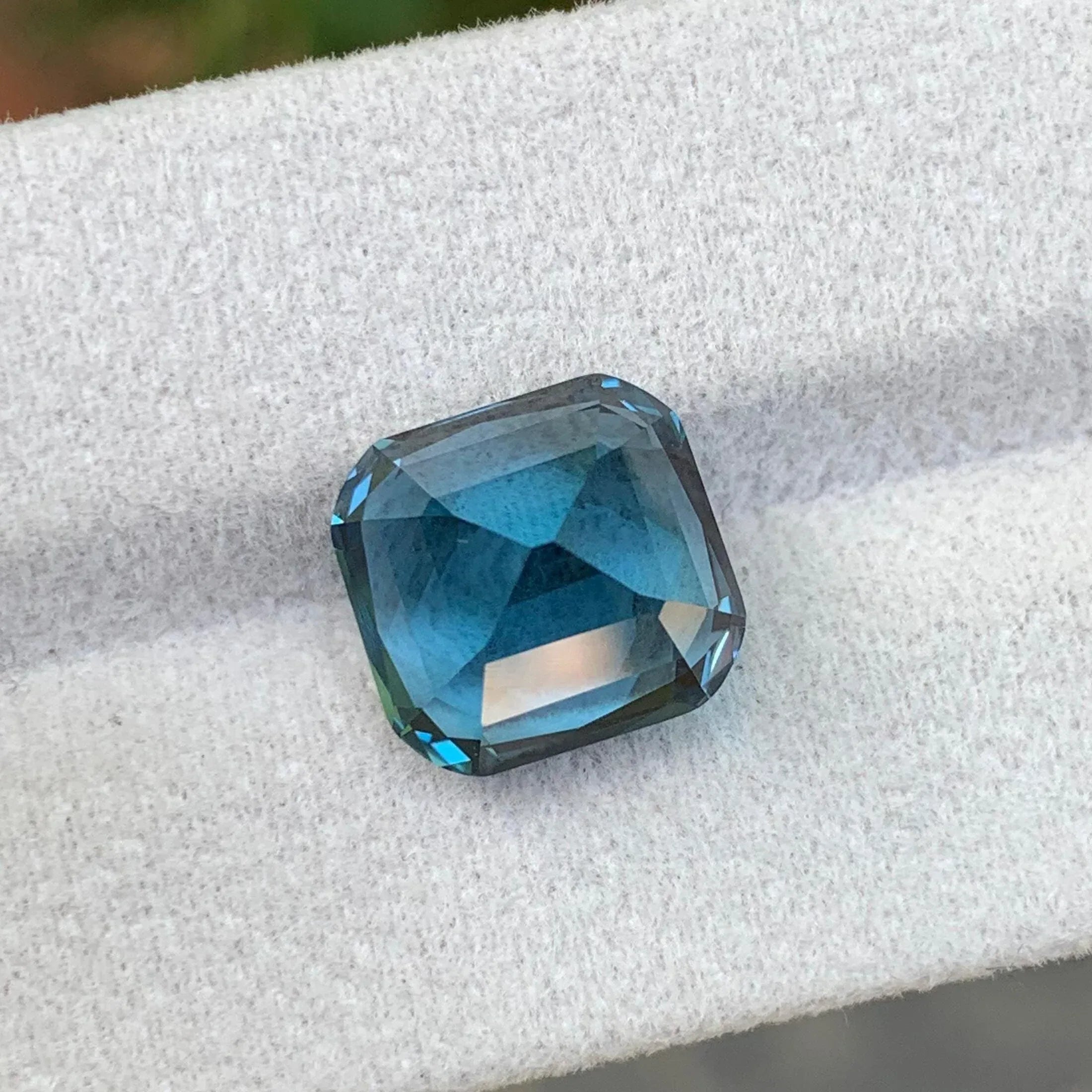 8.50 CT London Blue Topaz: Faceted Cushion Cut Gemstone Secondary image
