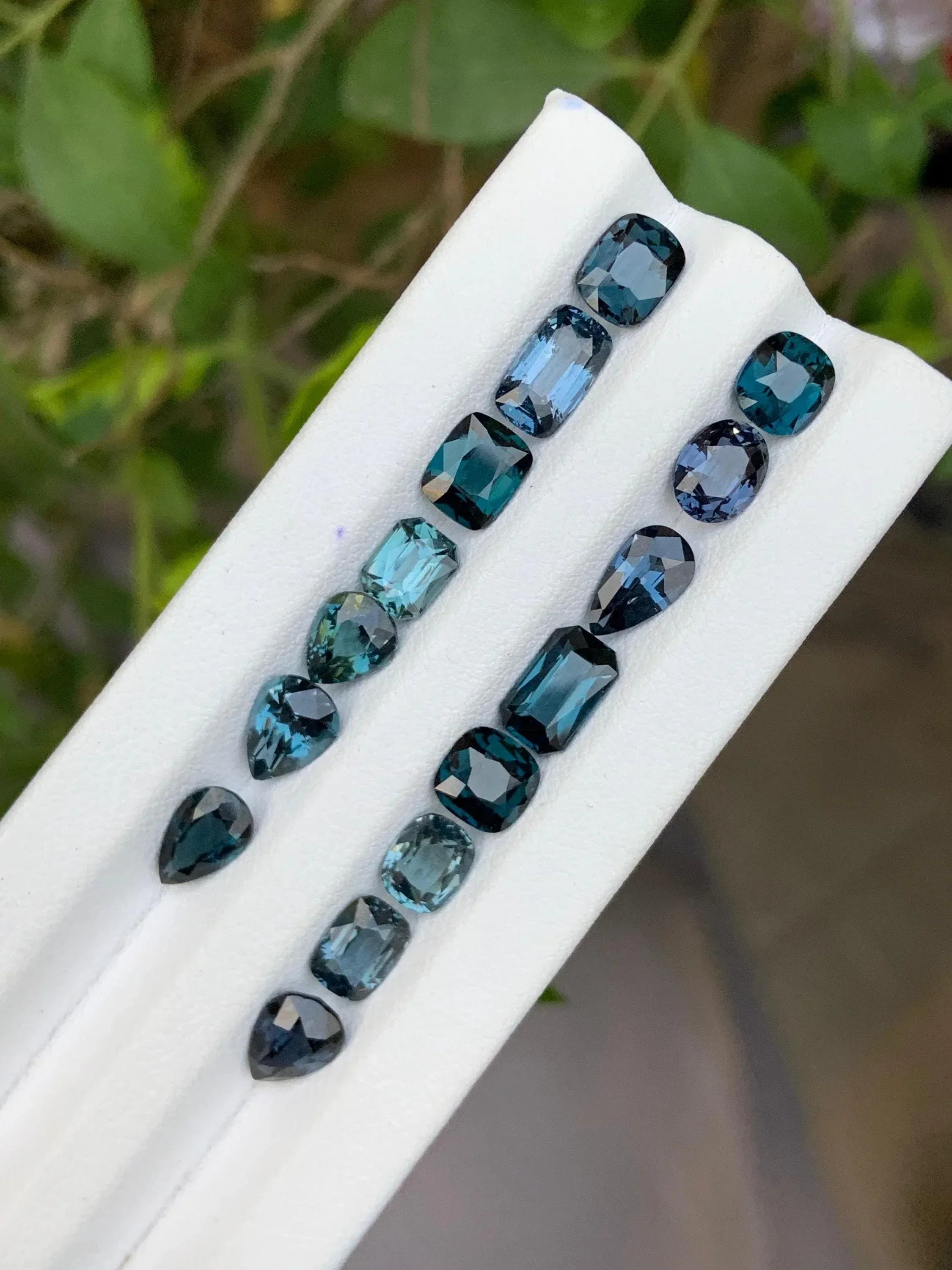 Bluish Green Spinel Lot: Natural Mix Cut Gemstones, Sri Lanka, 17.10 CTS - Splendor Gems Main image