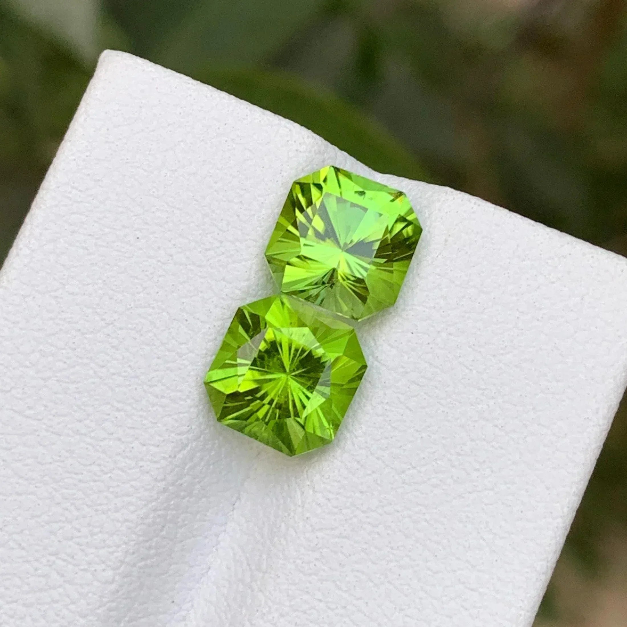 4.50 Carat Faceted Peridot Pair: Pakistan Green Gemstone Secondary image