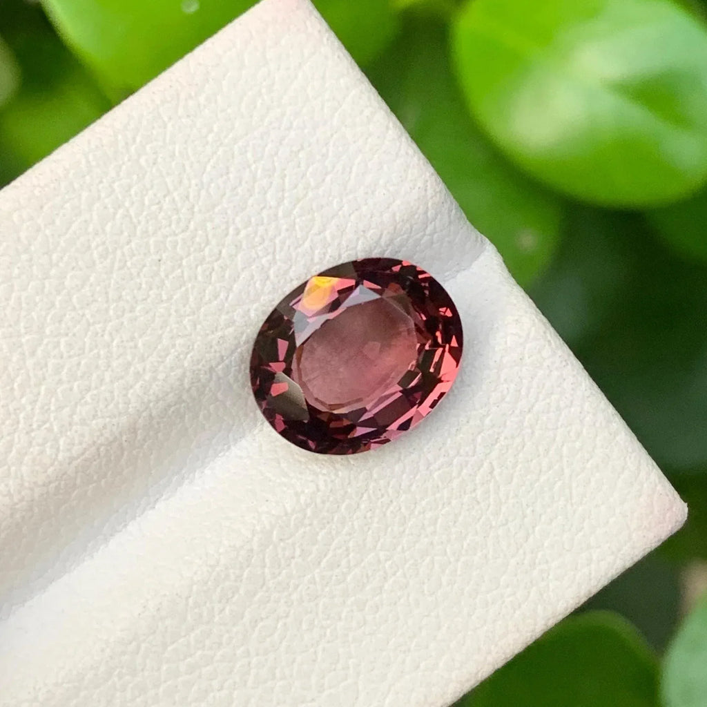 Faceted Oval Pink Spinel Gemstone: Burma VVS, 3.45 CTS - Splendor Gems