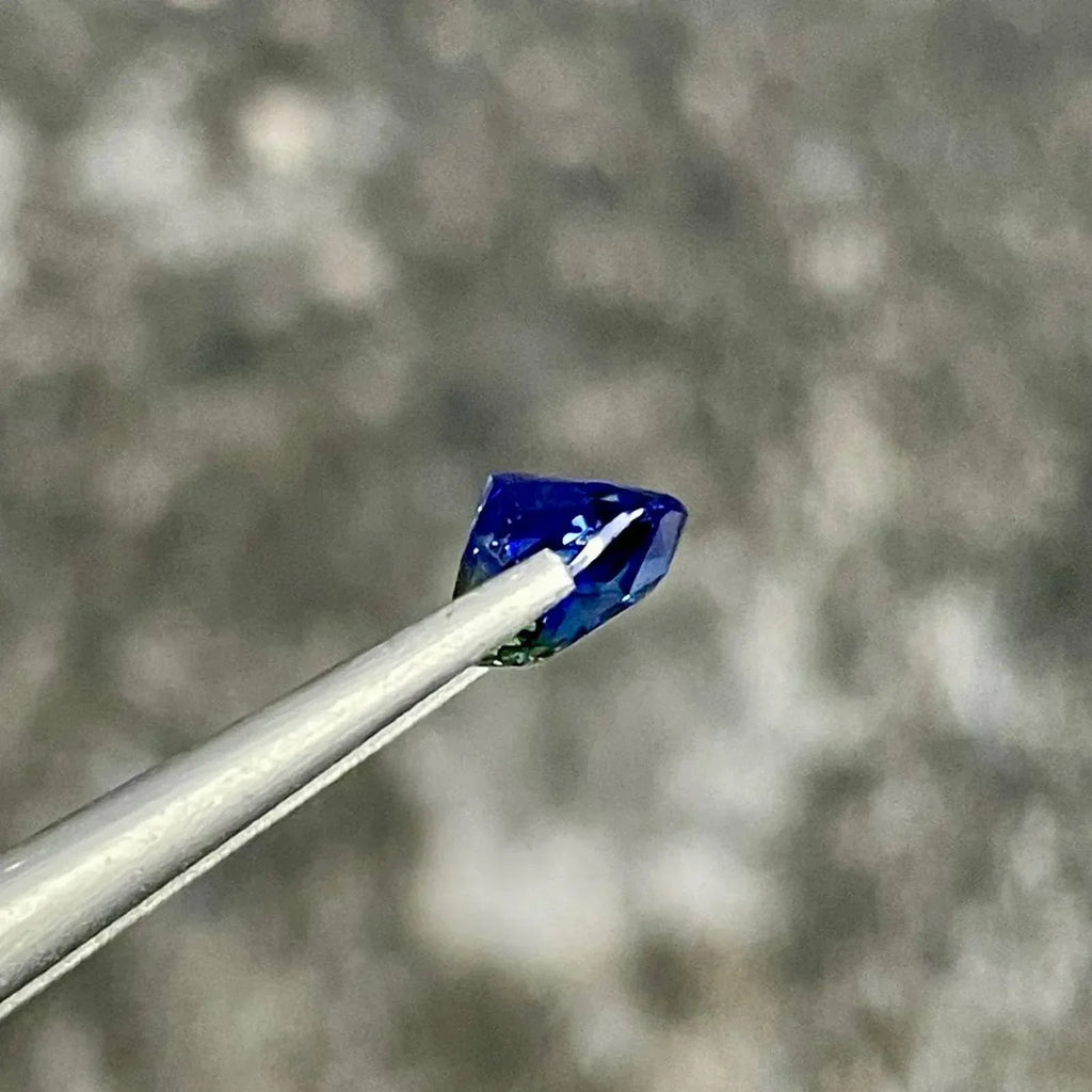 2.70 Carat Bicolor Sapphire: Cushion Cut Sri Lankan Gemstone - Splendor Gems