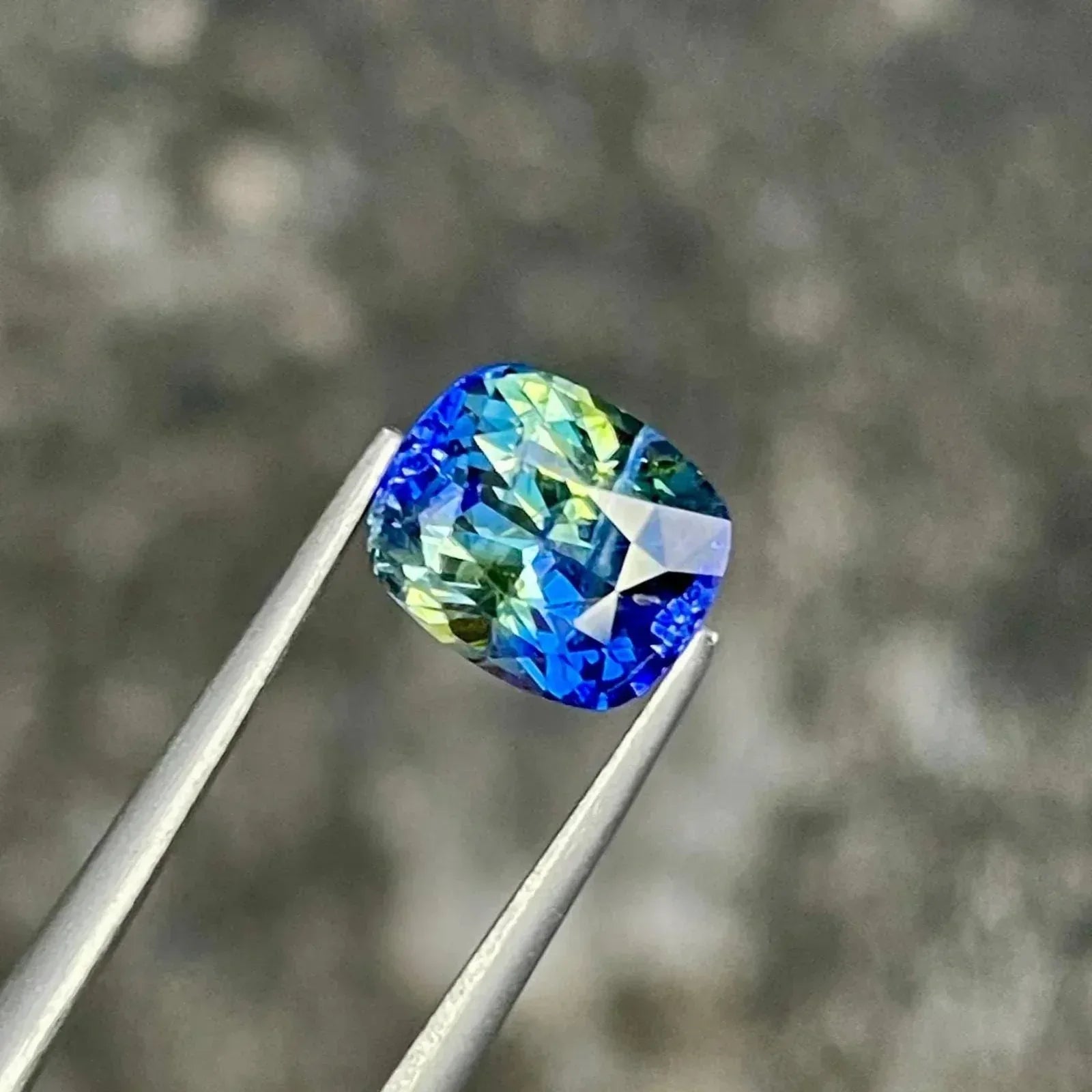 2.70 Carat Bicolor Sapphire: Cushion Cut Sri Lankan Gemstone - Splendor Gems