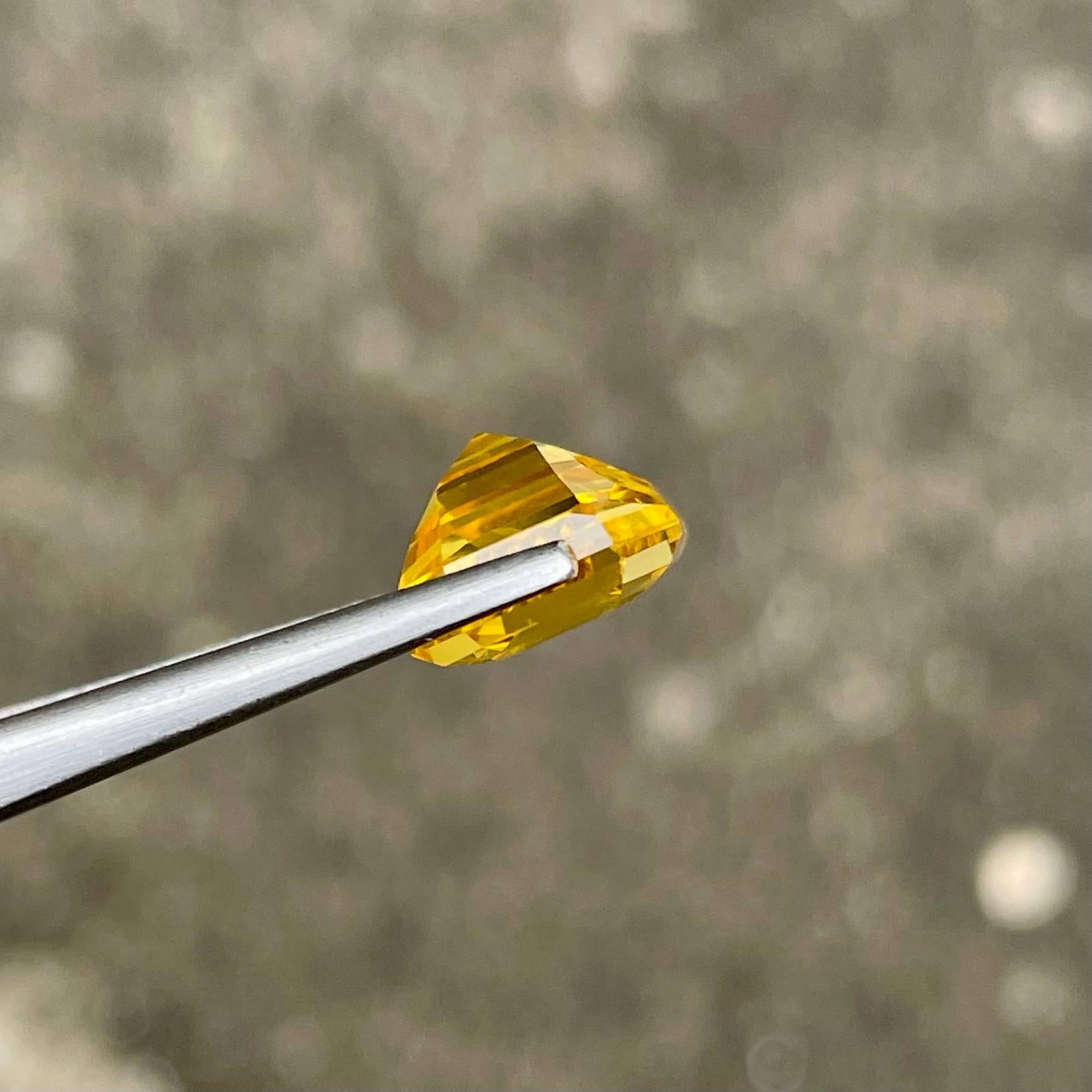 Natural Yellow Sapphire: 3.85 Carat Oval Cut Loose Gemstone