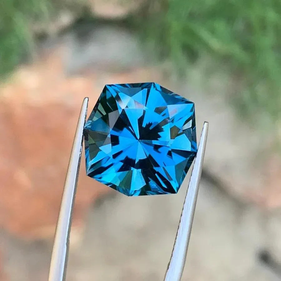 18.10 Carat London Blue Topaz Gemstone: Brazil Origin, Loupe Clean - Splendor Gems Main image