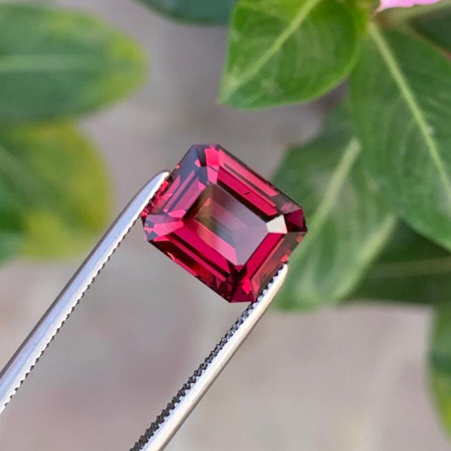 Pinkish Red Garnet Gemstone | 4.20 carats | 9.5 x 8 x 5.5 MM | Emerald Cut Garnet | VVS Clarity