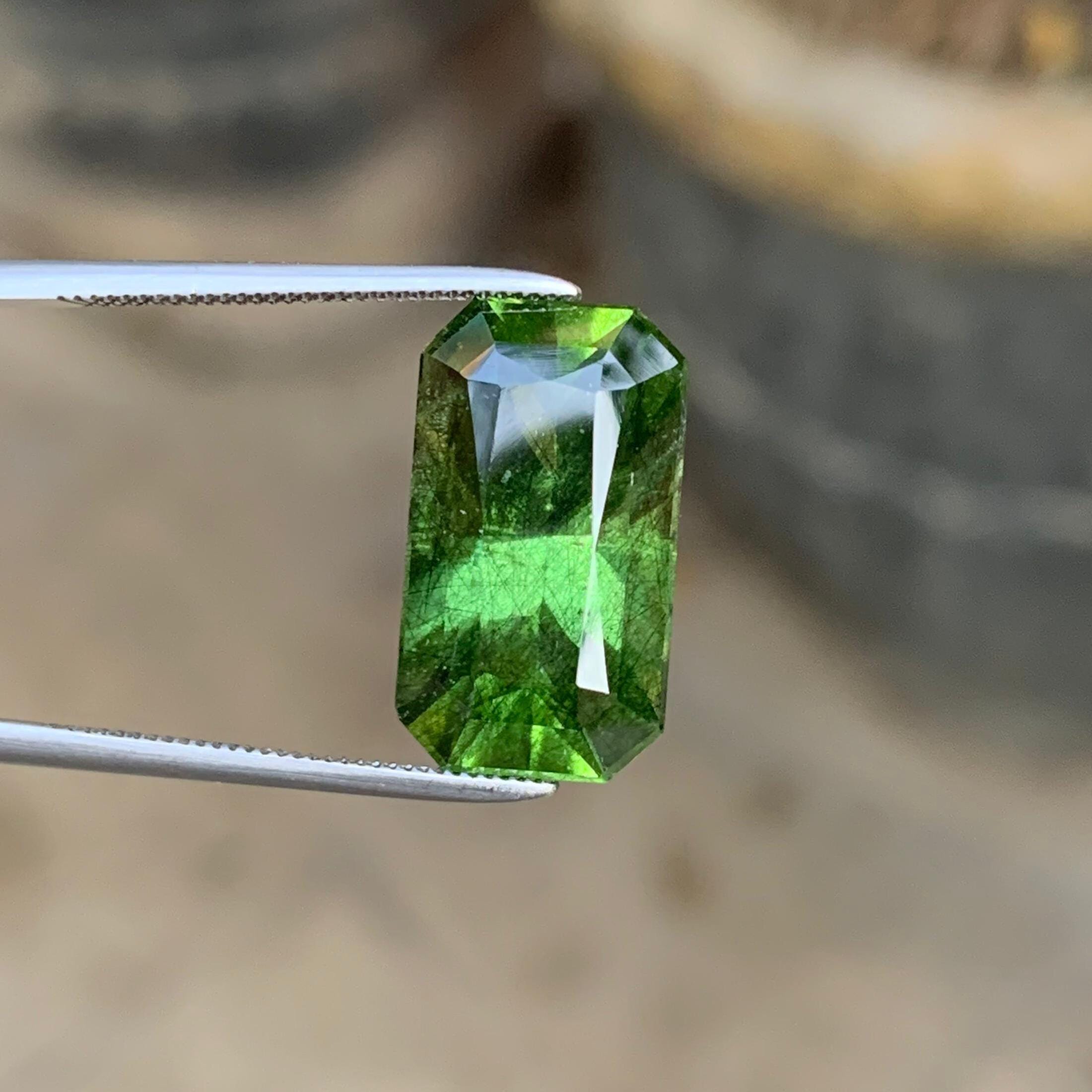 Natural Rutile Peridot Gemstone: 5 ct SI Clarity, Pakistani Origin