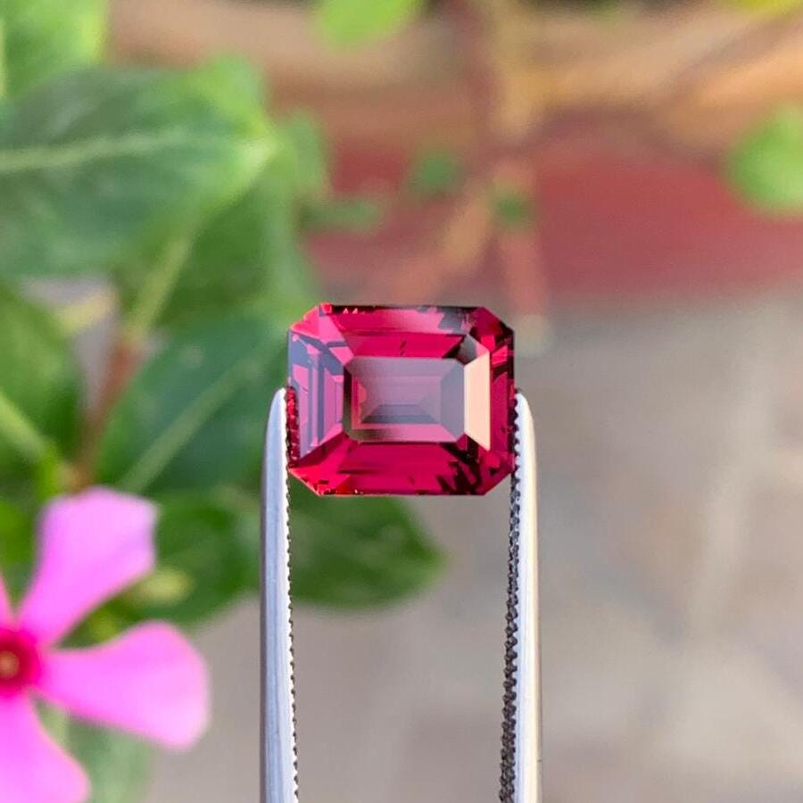 Pinkish Red Garnet Gemstone | 4.20 carats | 9.5 x 8 x 5.5 MM | Emerald Cut Garnet | VVS Clarity
