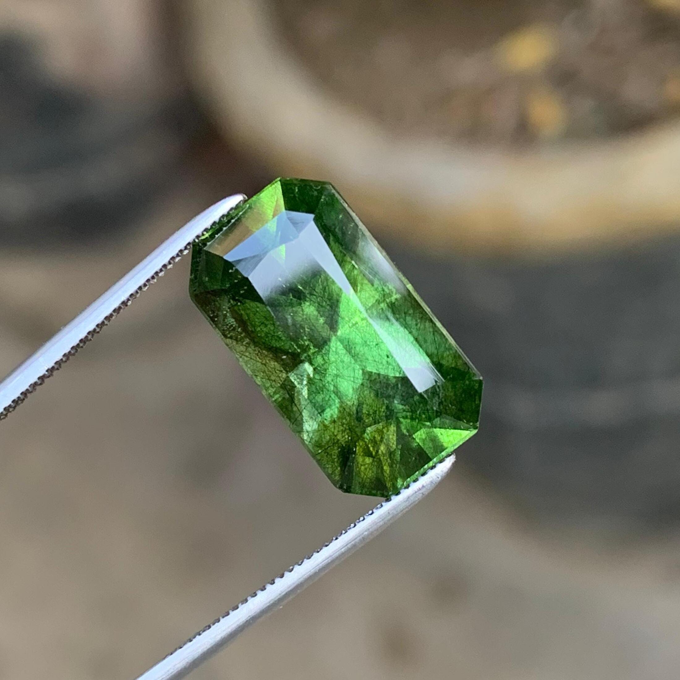 Natural Rutile Peridot Gemstone: 5 ct SI Clarity, Pakistani Origin