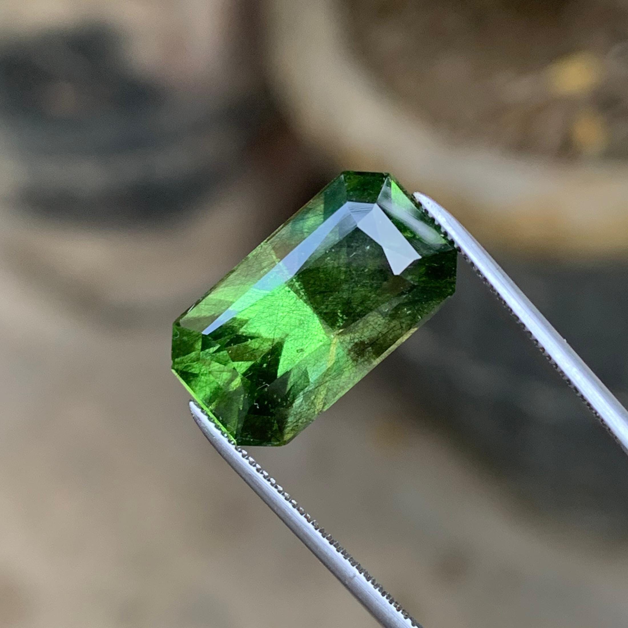 Natural Rutile Peridot Gemstone: 5 ct SI Clarity, Pakistani Origin
