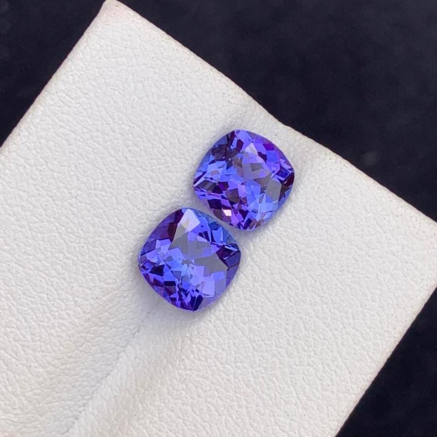 Natural Tanzanite Pair Gemstone, Violet Blue Color, 2.85 Carats