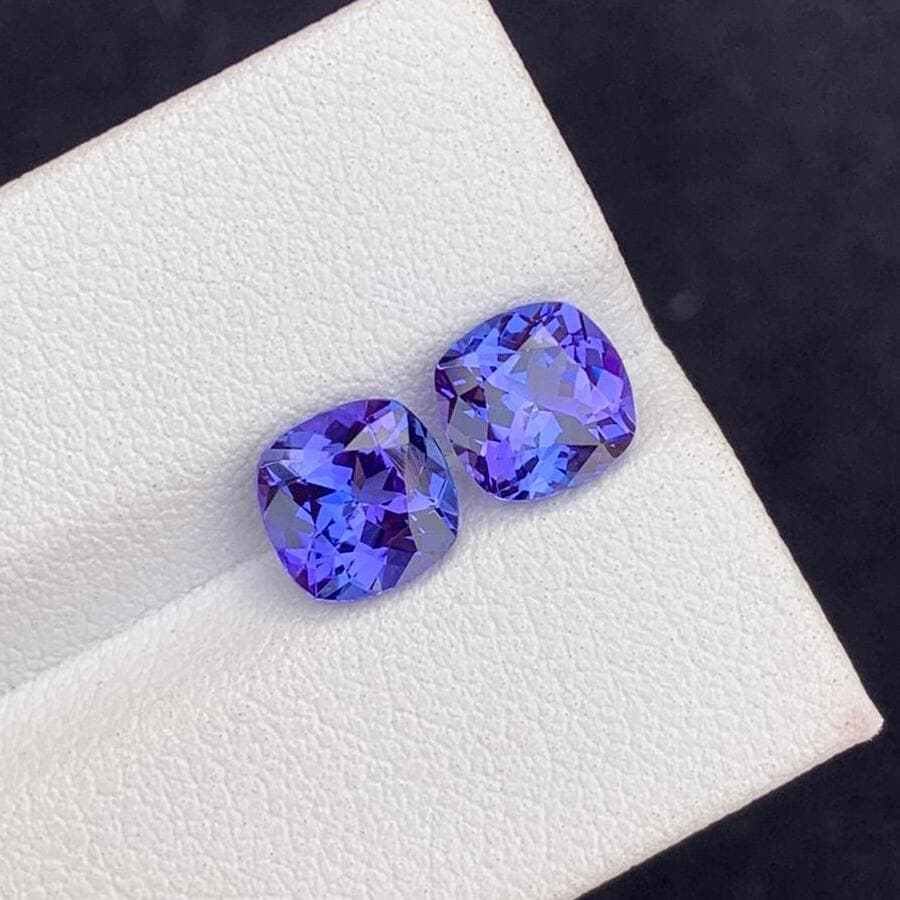 Natural Tanzanite Pair Gemstone, Violet Blue Color, 2.85 Carats