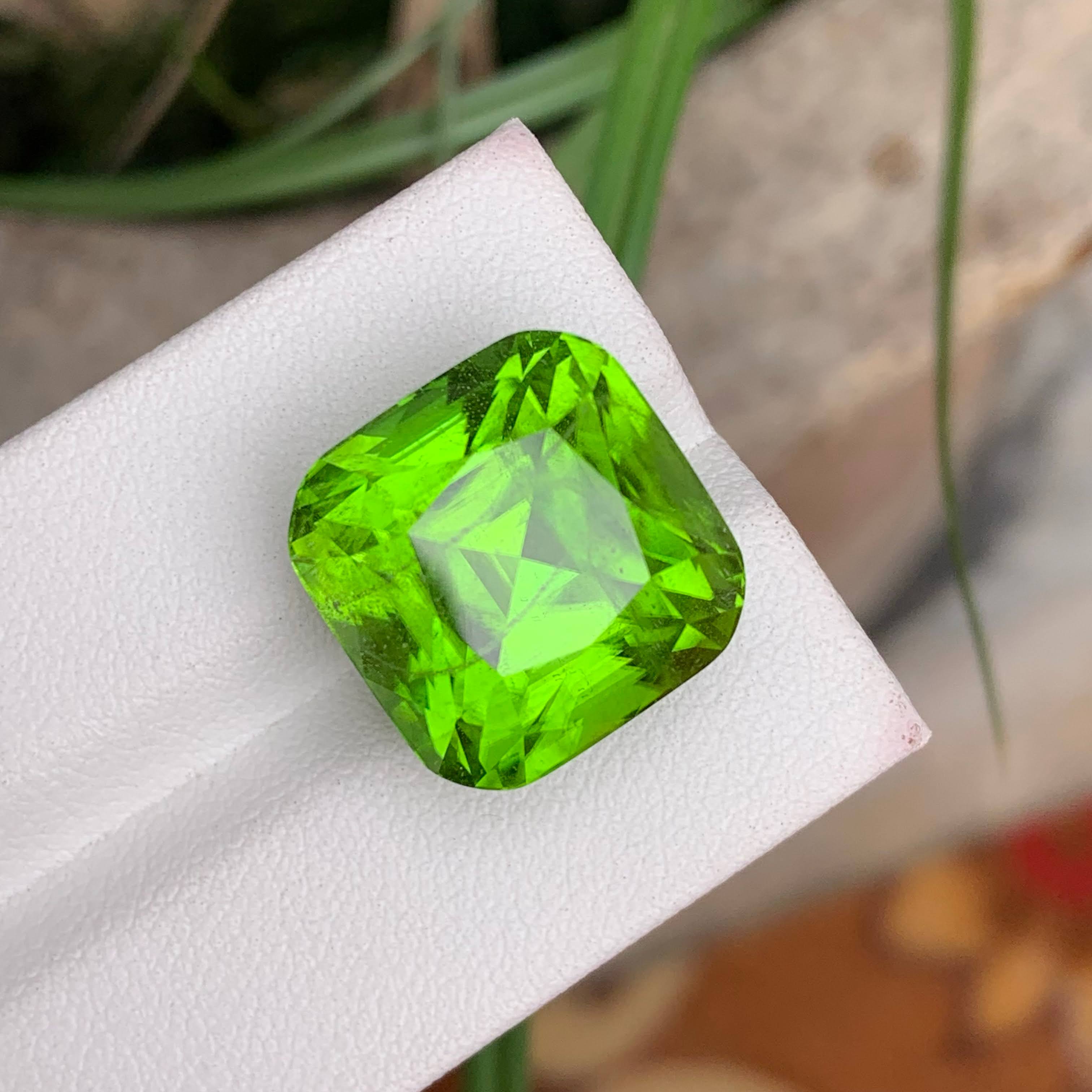 Natural Peridot 25.74 Ct VVSI Loose Gemstone | Pakistan Peridot | Untreated Fine Jewelry Collector Gem
