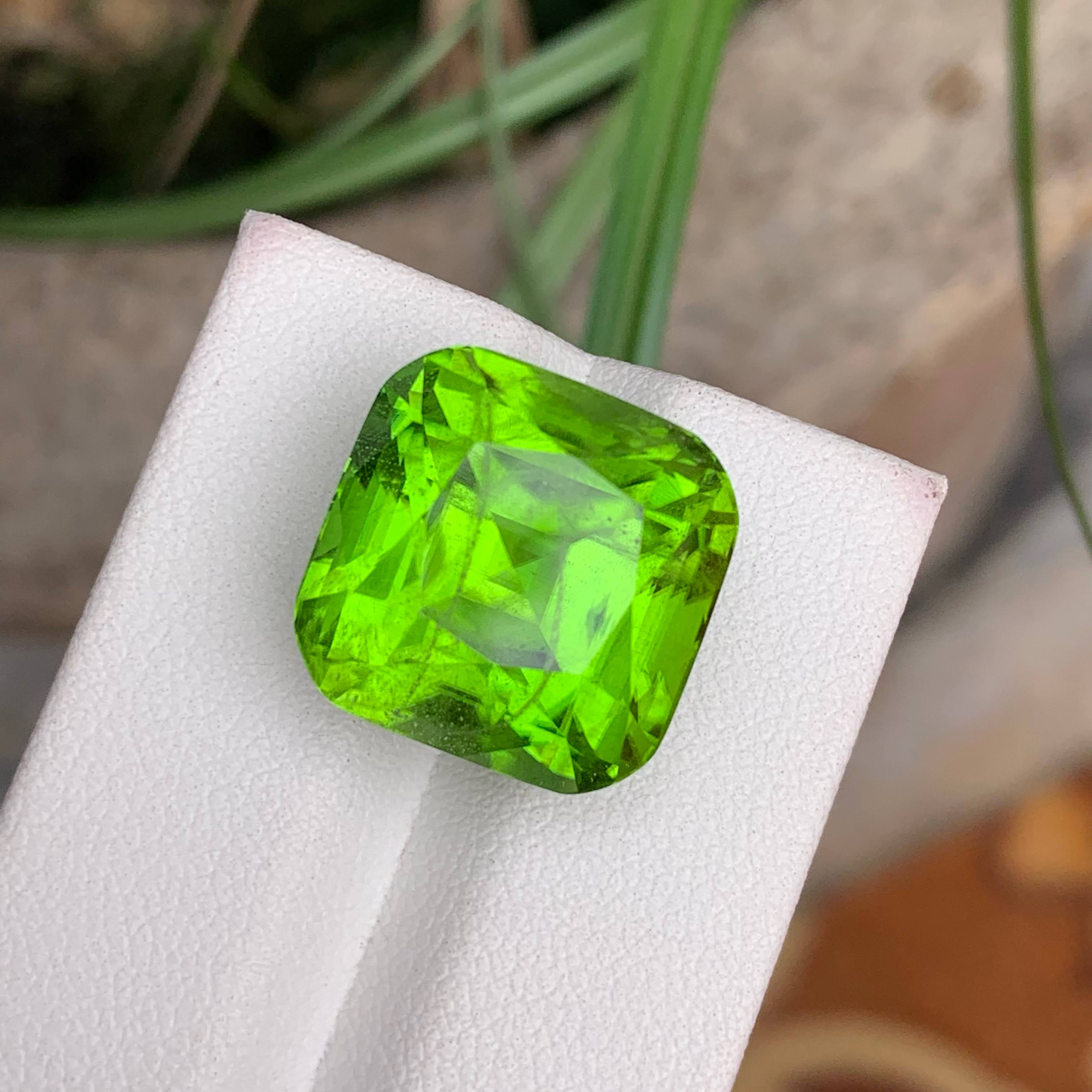 Natural Peridot 25.74 Ct VVSI Loose Gemstone | Pakistan Peridot | Untreated Fine Jewelry Collector Gem