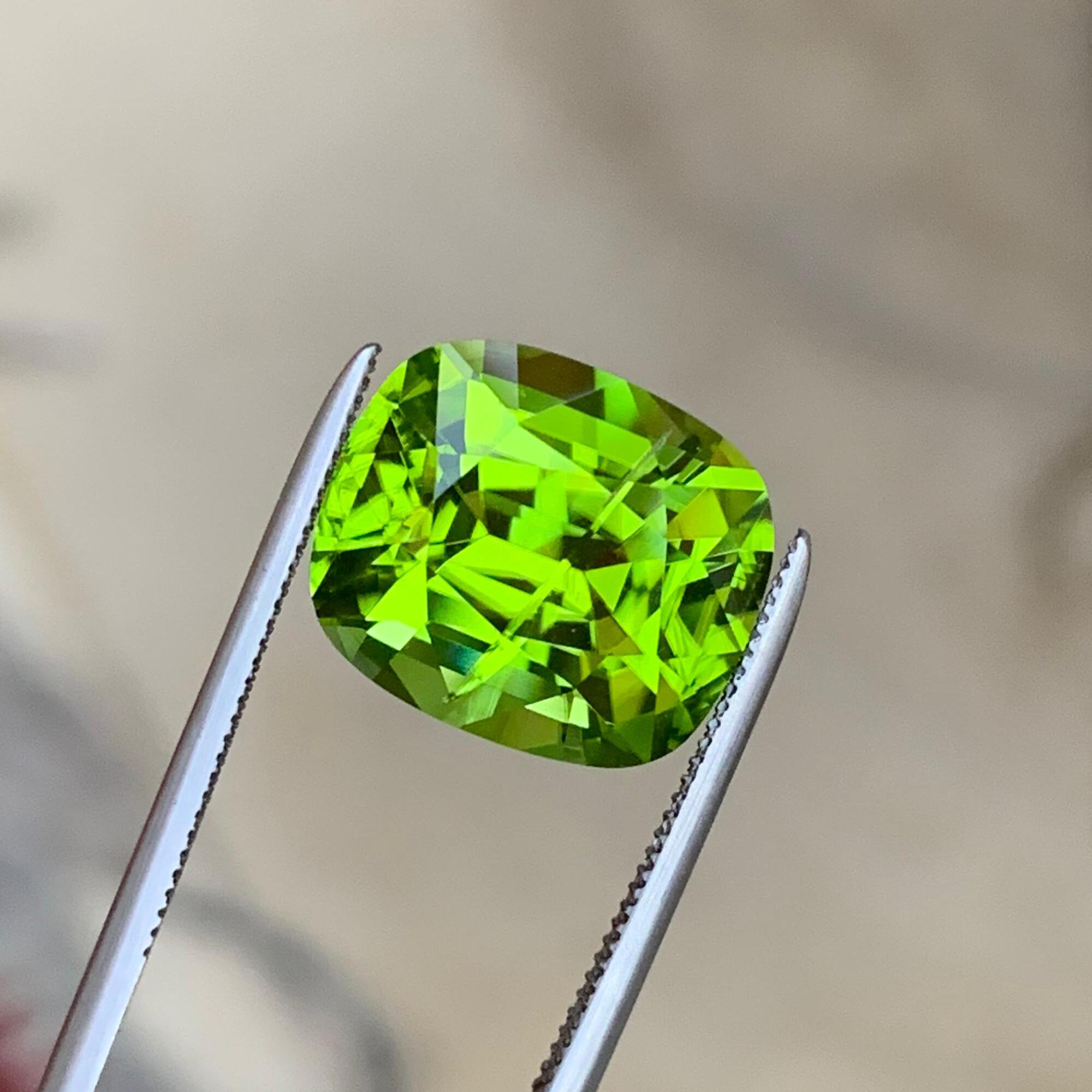 Natural Bright Green Peridot 8.30 Carats Secondary image