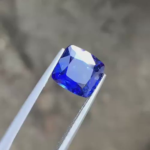Royal Blue Sapphire – 3.79 Ct Ceylon Gem | 9×8 mm | Heated Natural Sapphire