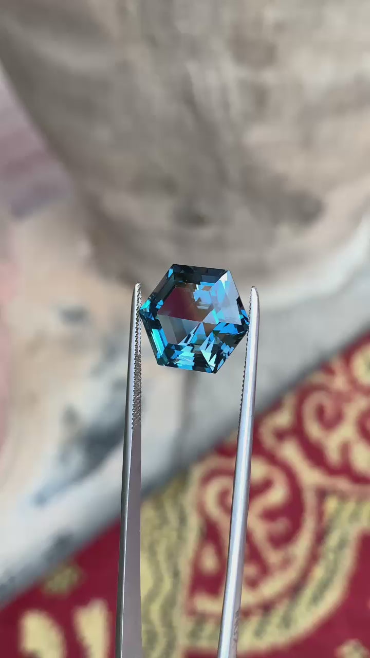 London Blue Topaz 10.95 Ct Hexagon Cut