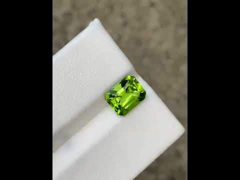 Natural Pakistani Peridot 4.36 Ct Eye Clean Green Gemstone Oval Loose Gem Untreated August Birthstone for Ring Pendant Jewelry
