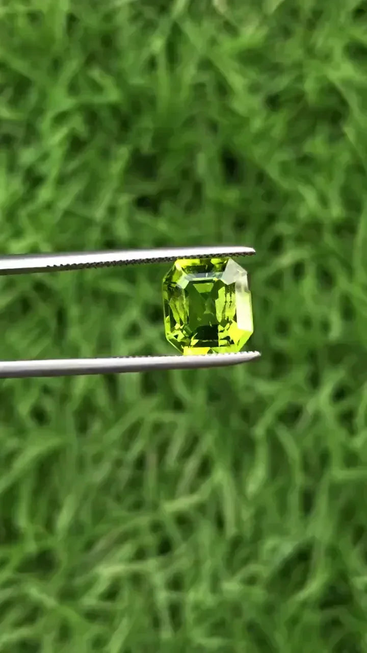 Apple Green Peridot, Loose Peridot For Jewelry - Splendor Gems Main image