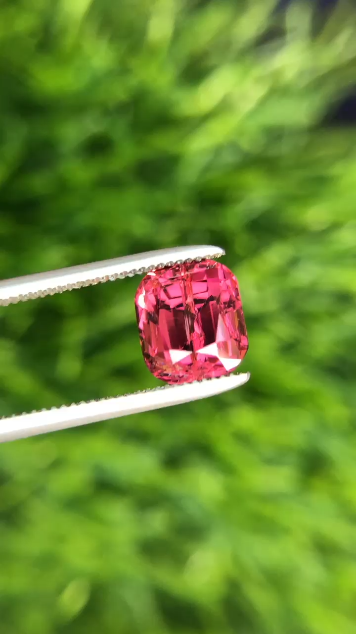 Pinkish Red Garnet Gemstone, 2.25 carats