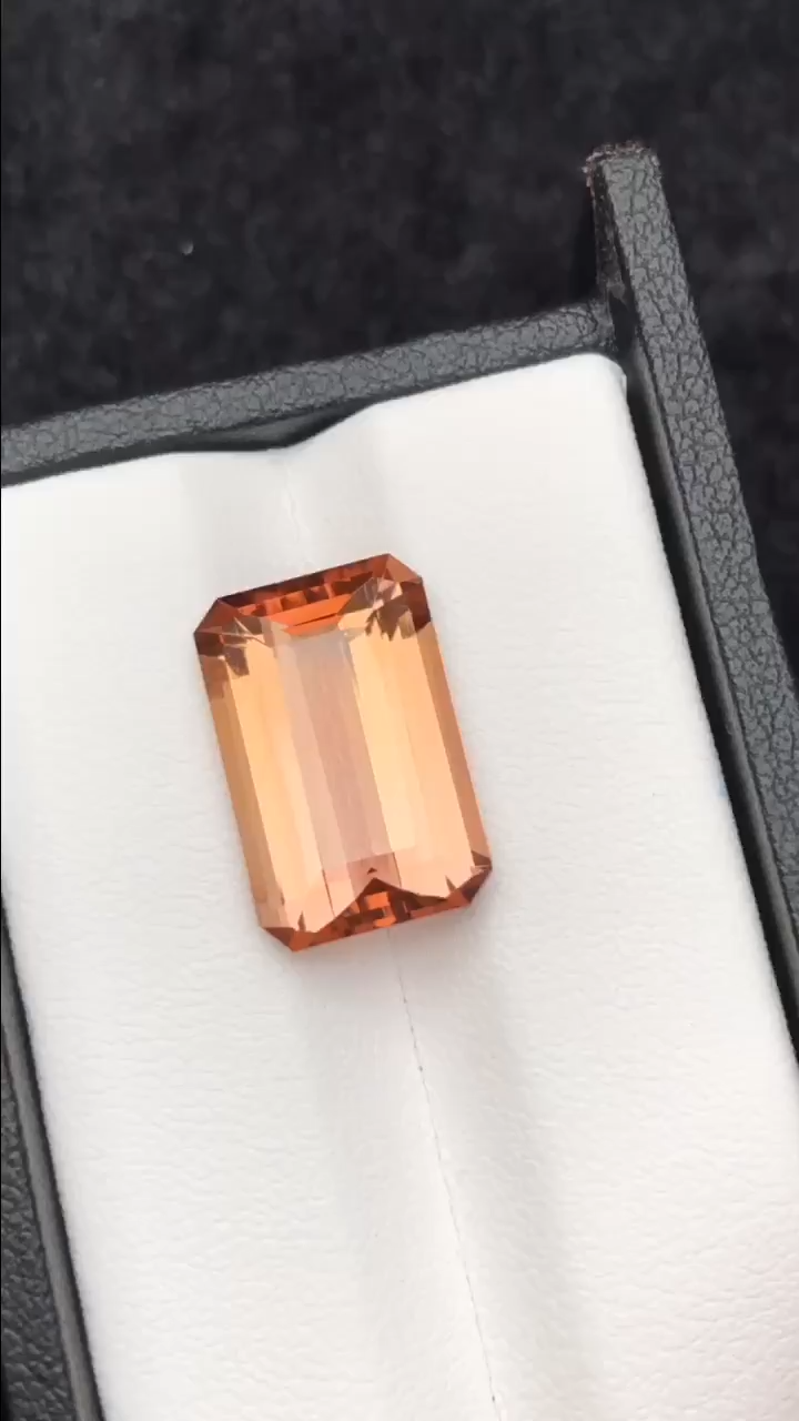 Superb Natural Rare Tourmaline Gemstone 10 Carats Secondary image